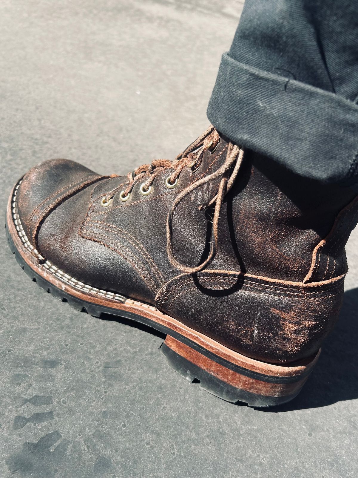 Photo by Vic on June 3, 2026 of the Nicks X Rose Anvil ND1 in Horween Black Waxed Flesh.
