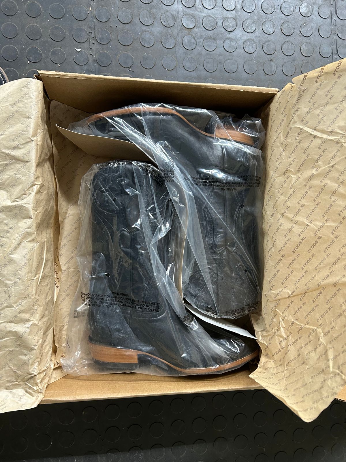 Photo by Vic on February 5, 2026 of the JK Boots The Ace in Smooth Black Bovine.