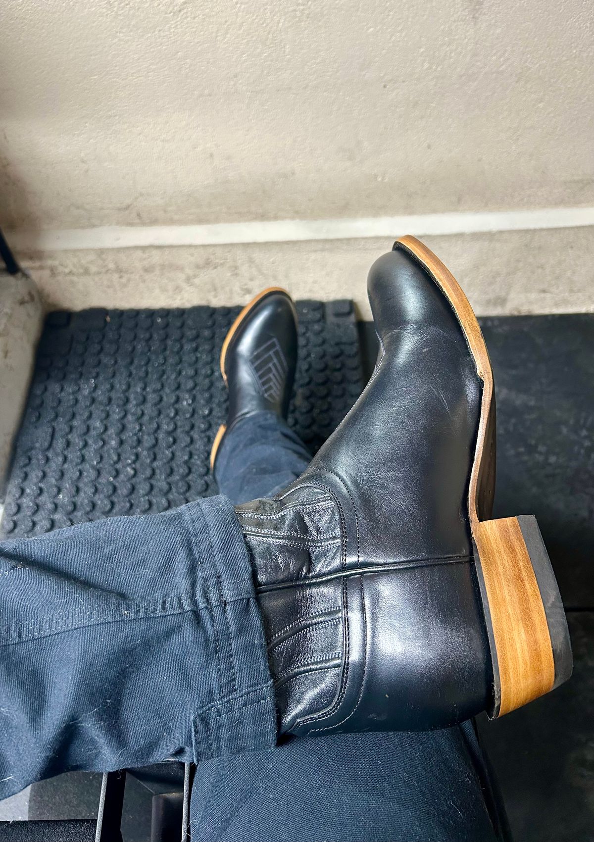 Photo by Vic on February 24, 2026 of the JK Boots The Ace in Smooth Black Bovine.