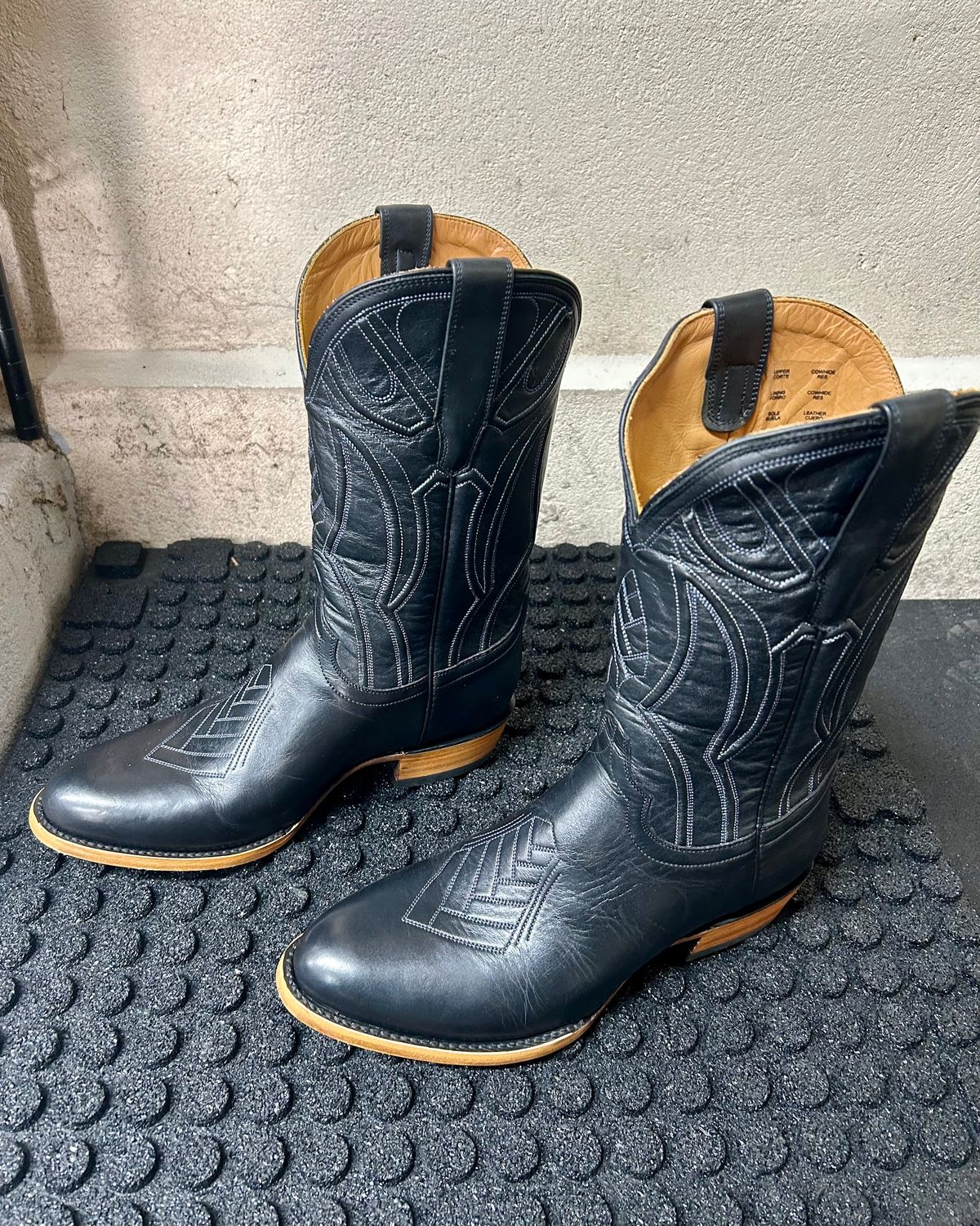 Photo by Vic on February 24, 2026 of the JK Boots The Ace in Smooth Black Bovine.