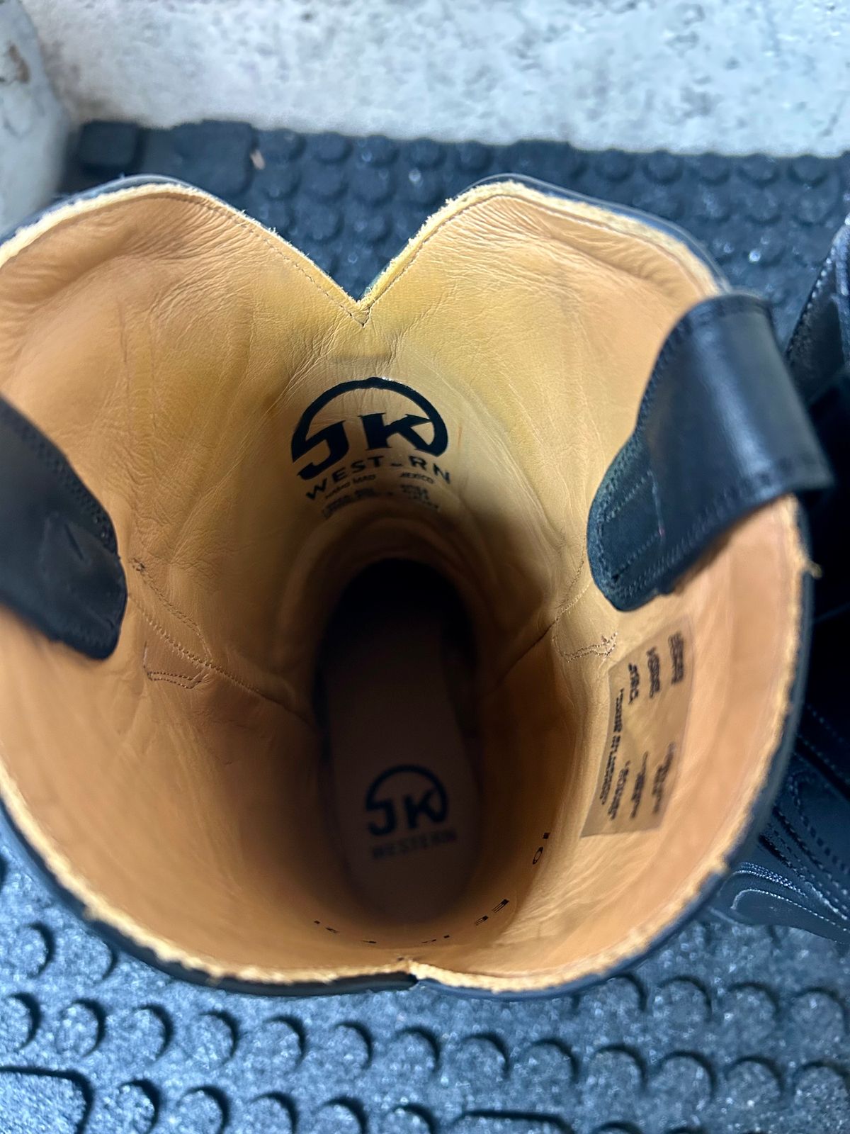 Photo by Vic on February 24, 2026 of the JK Boots The Ace in Smooth Black Bovine.