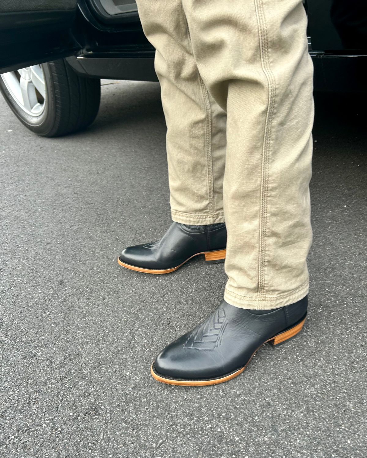 Photo by Vic on March 30, 2026 of the JK Boots The Ace in Smooth Black Bovine.