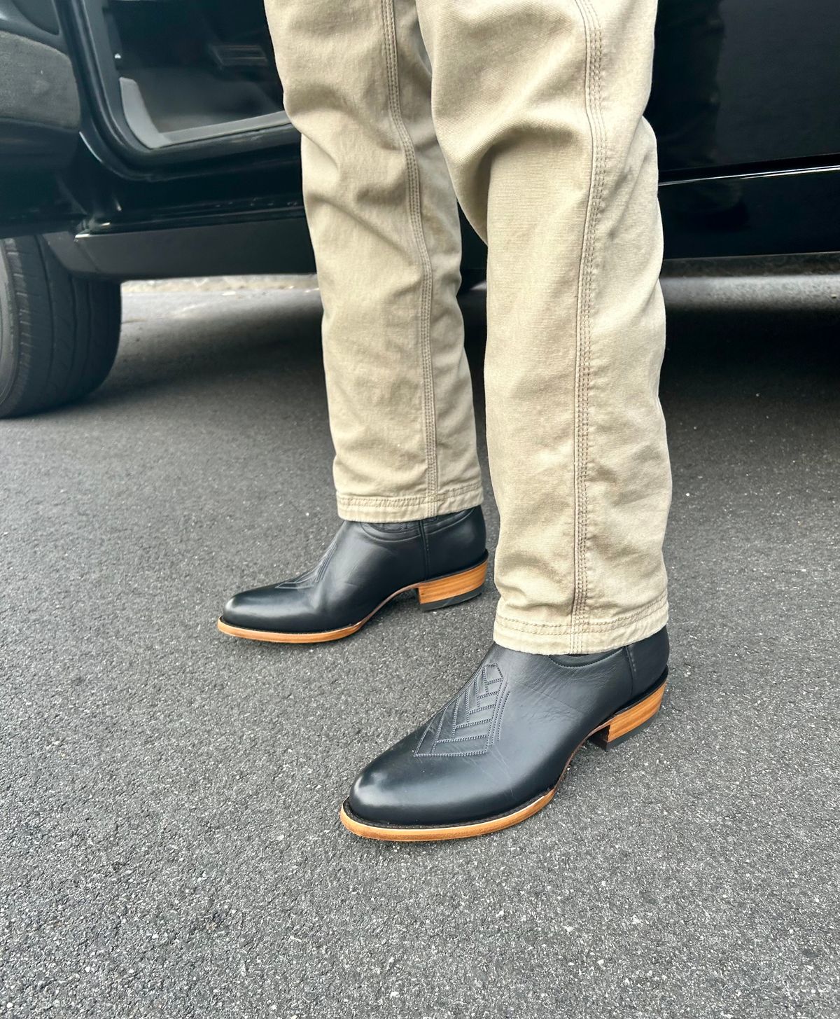 Photo by Vic on March 30, 2026 of the JK Boots The Ace in Smooth Black Bovine.