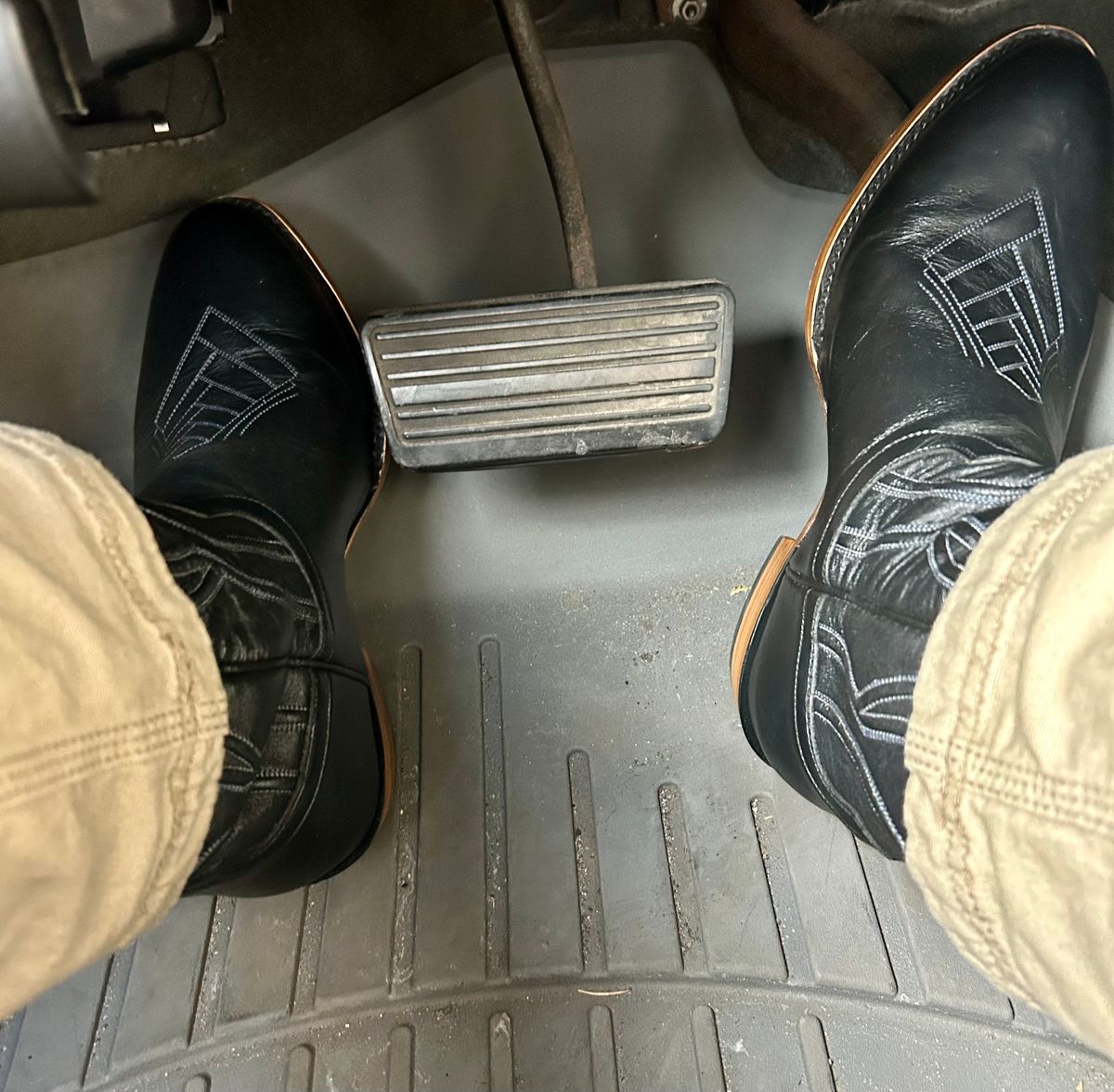 Photo by Vic on March 30, 2026 of the JK Boots The Ace in Smooth Black Bovine.