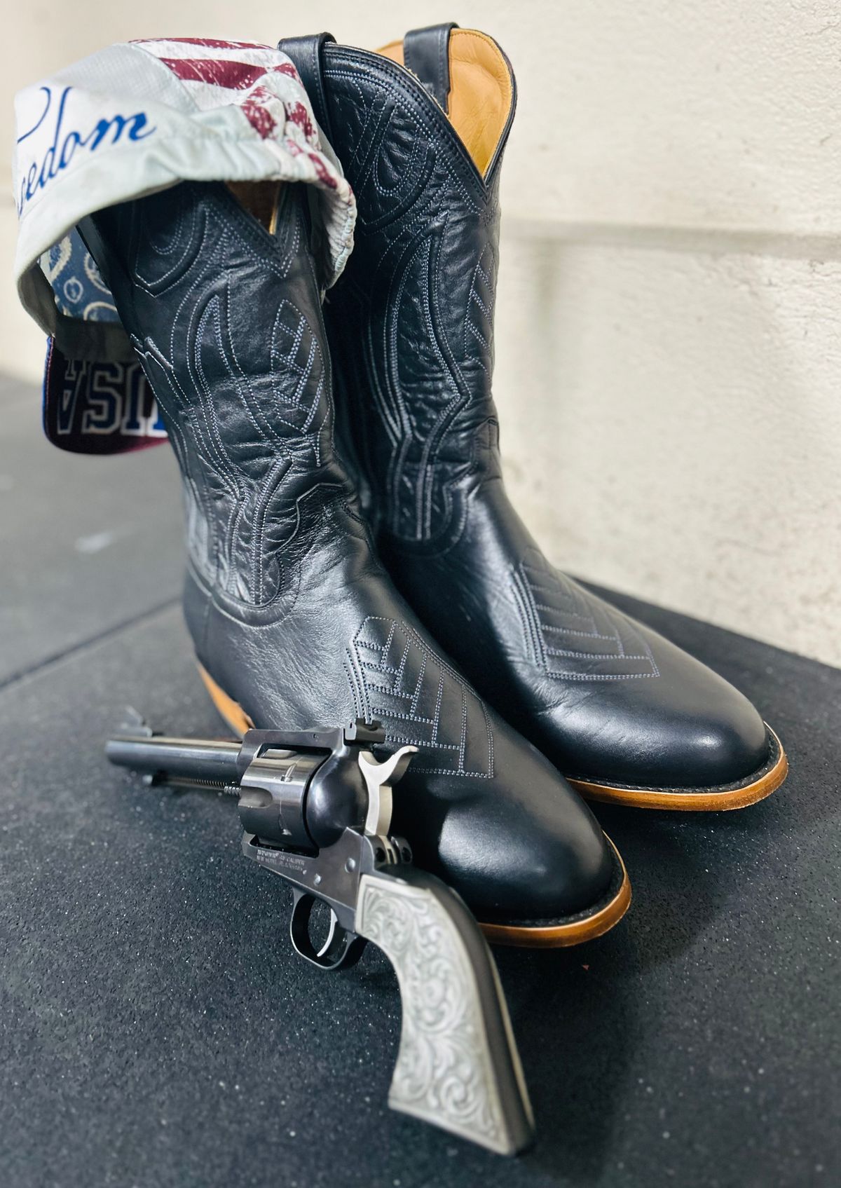 Photo by Vic on May 25, 2026 of the JK Boots The Ace in Smooth Black Bovine.