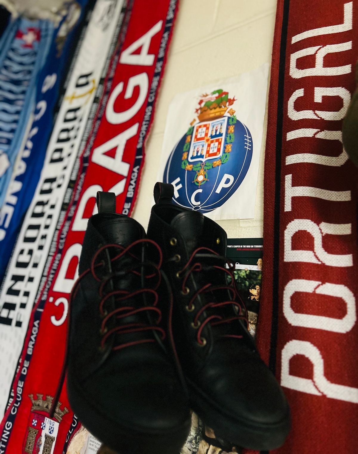 Photo by Vic on April 28, 2026 of the Goral x Rose Anvil Smuggs in Seidel Blood Core.