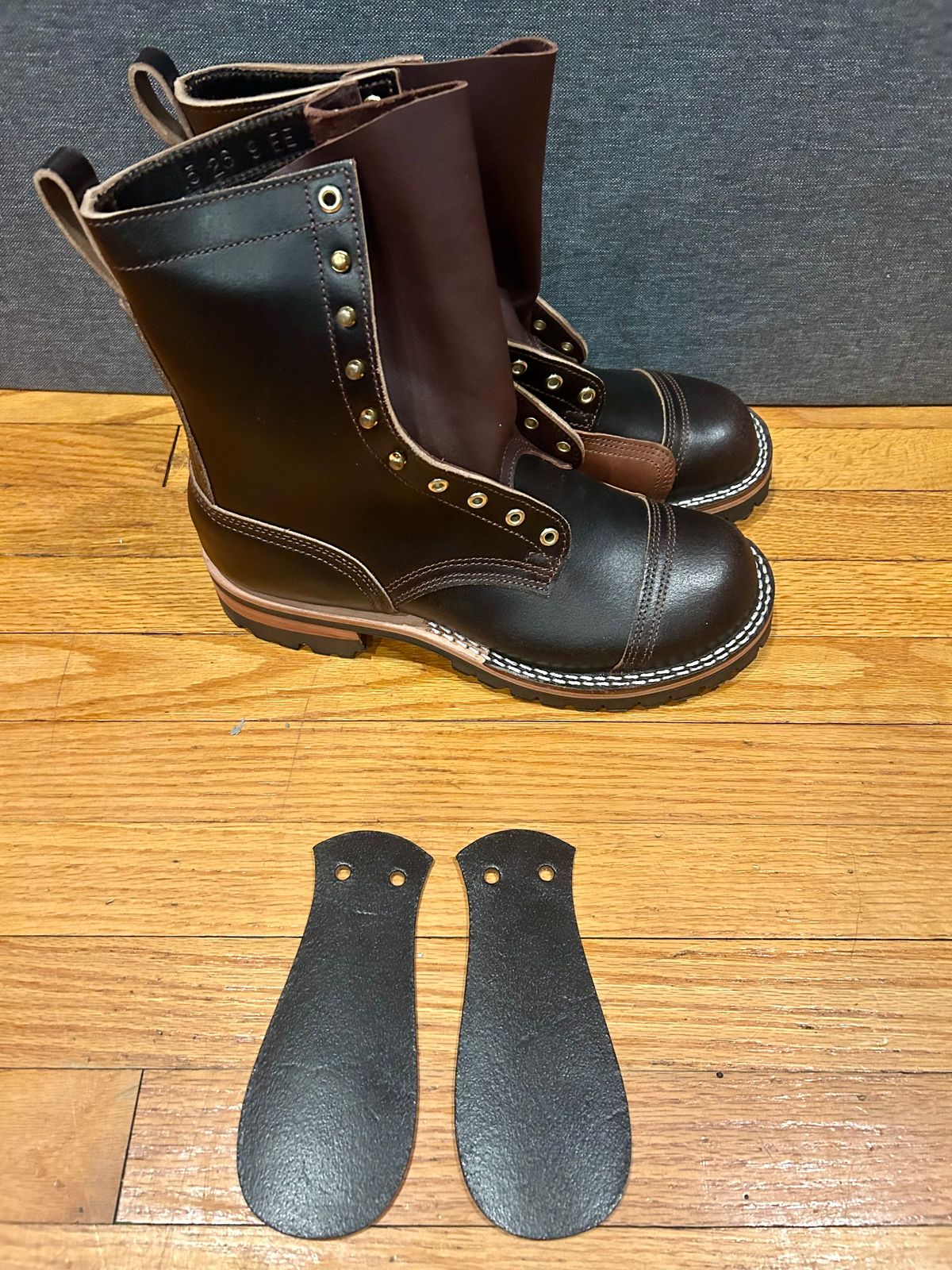 Photo by Vic on May 30, 2026 of the Nicks x Rose Anvil ND1 in Horween Tan Waxed Flesh.