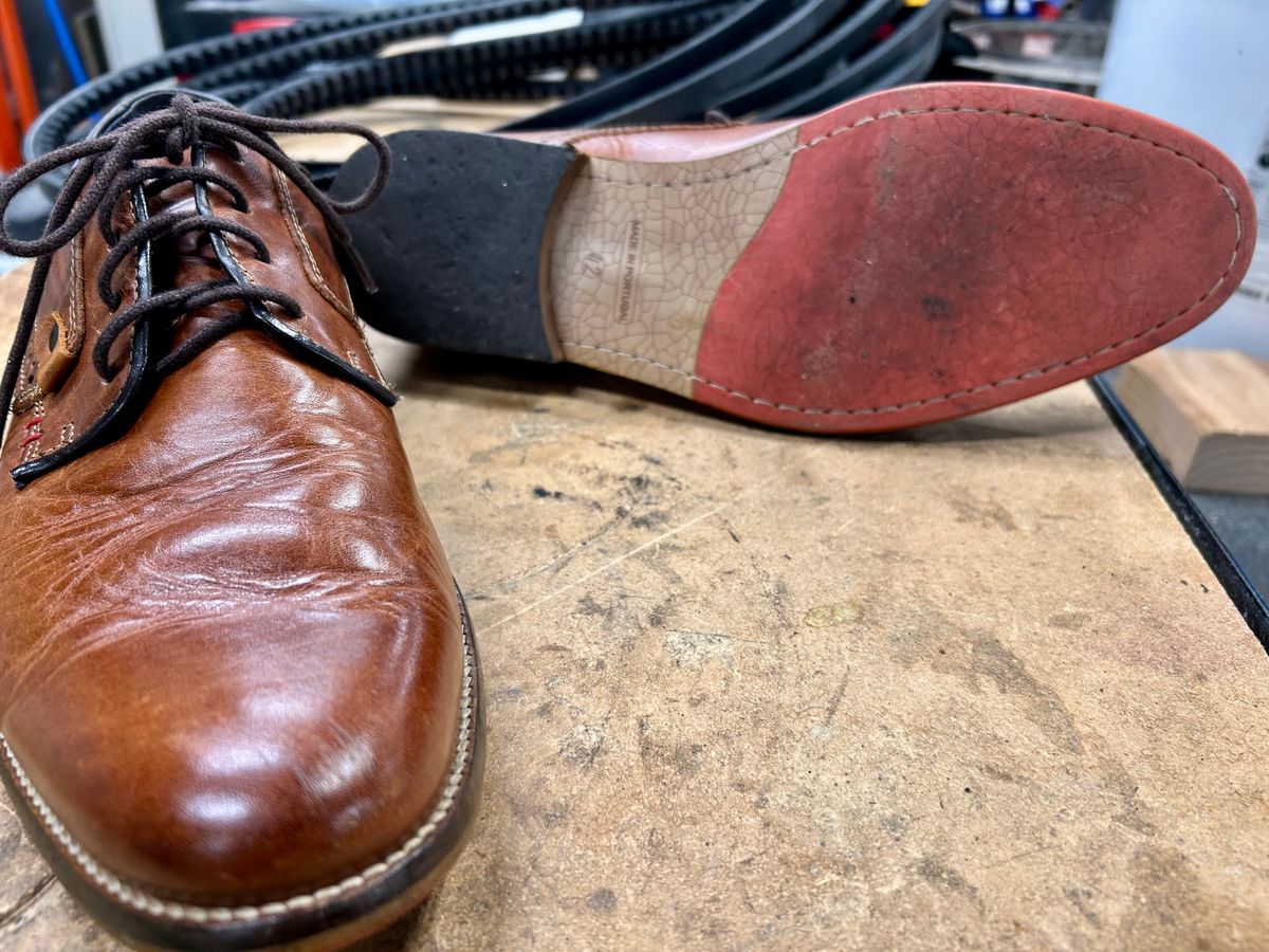 Photo by Vic on February 20, 2026 of the Unknown Maker Made In Portugal in Unknown Natural Veg Tan.