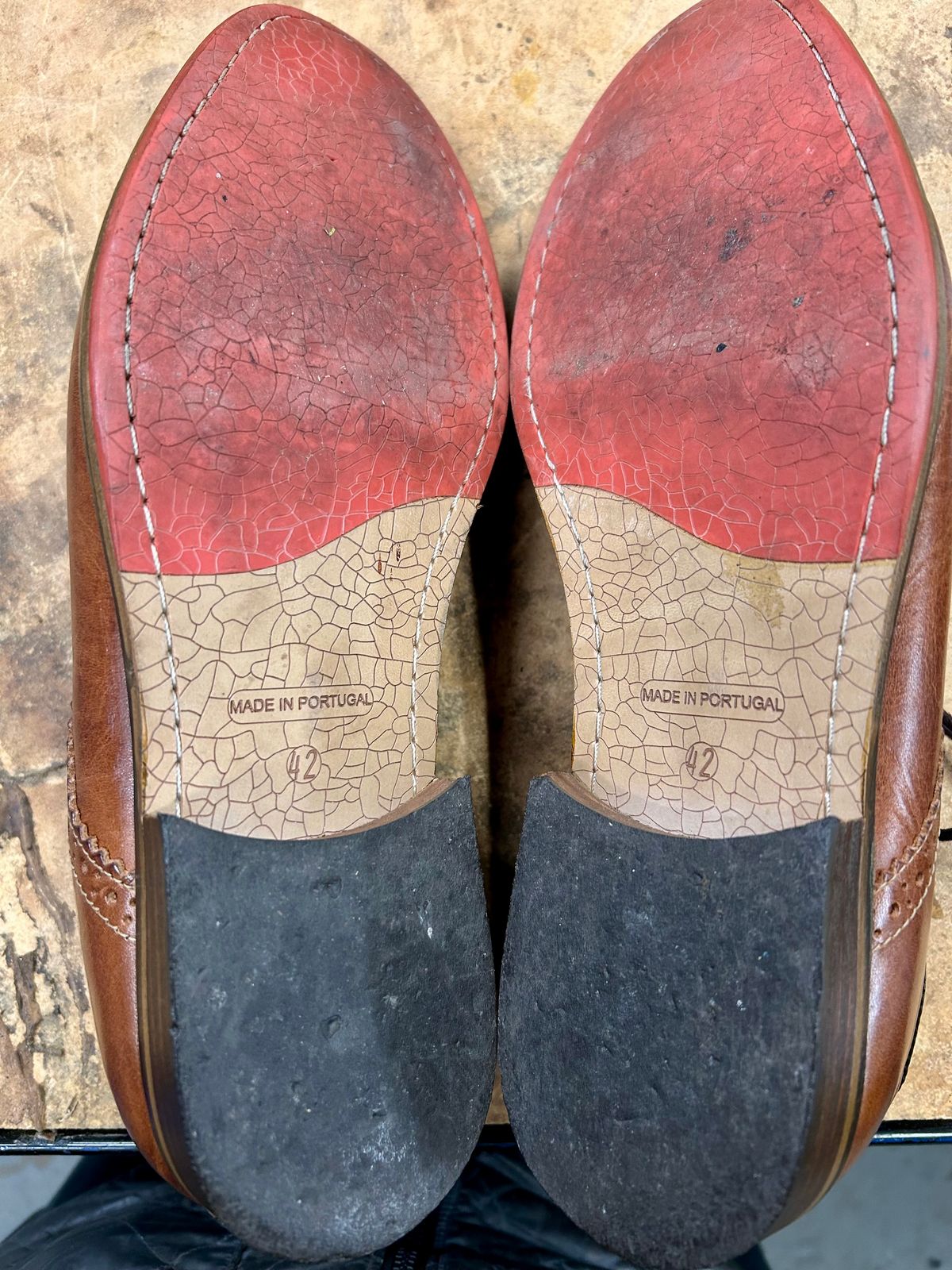 Photo by Vic on February 20, 2026 of the Unknown Maker Made In Portugal in Unknown Natural Veg Tan.