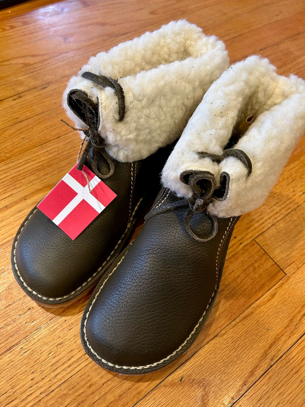 Photo by Vic on October 31, 2025 of the Duckfeet Arhus in Terracare Green.