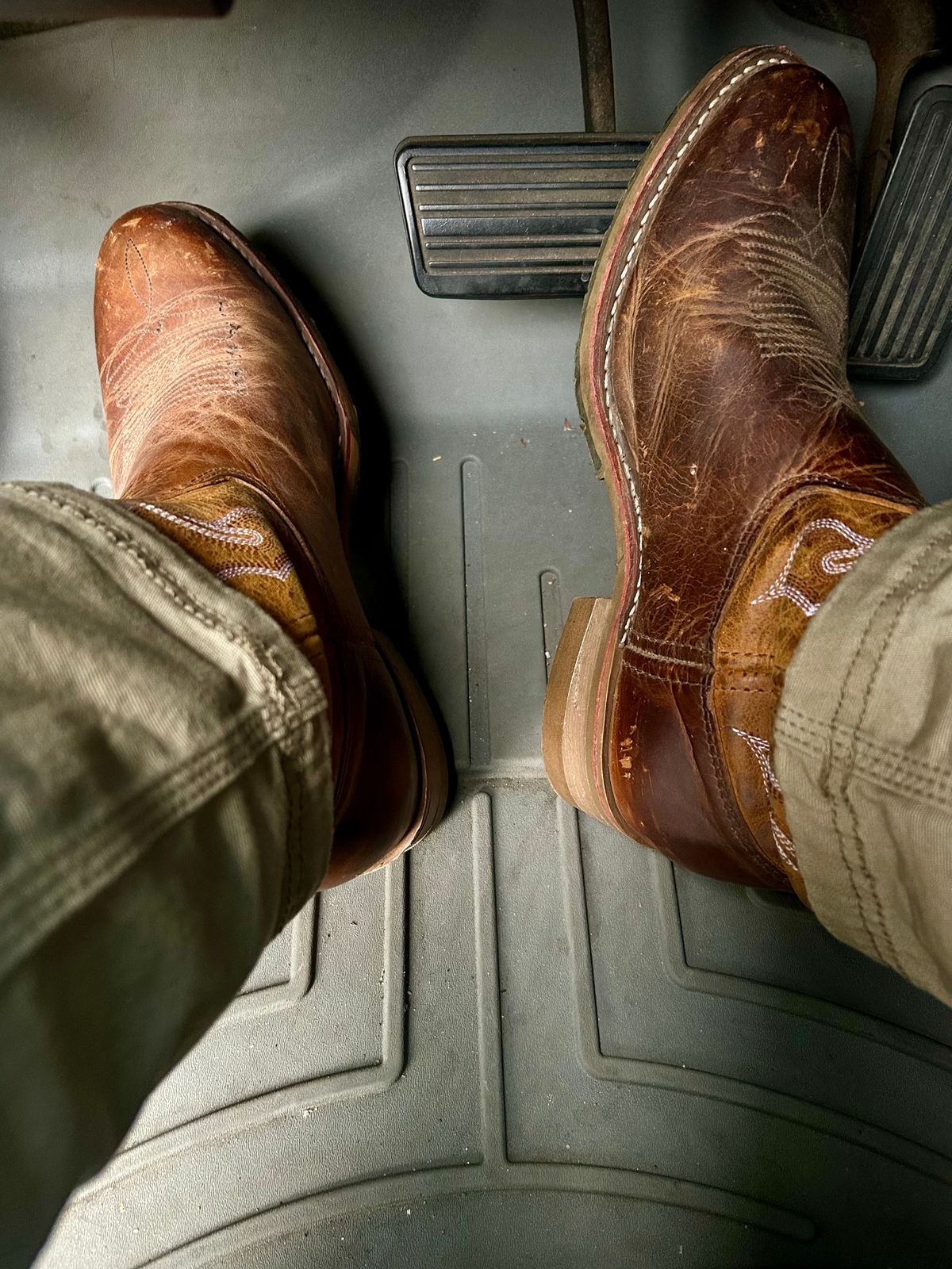 Photo by Vic on November 13, 2025 of the Double-H Unknown Model in Unknown Leather.