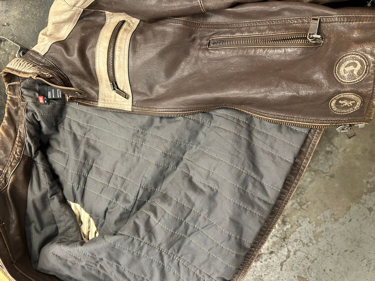 Photo by Vic on October 10, 2025 of the Diesel Motorcycle Style Jacket in Unknown Leather.