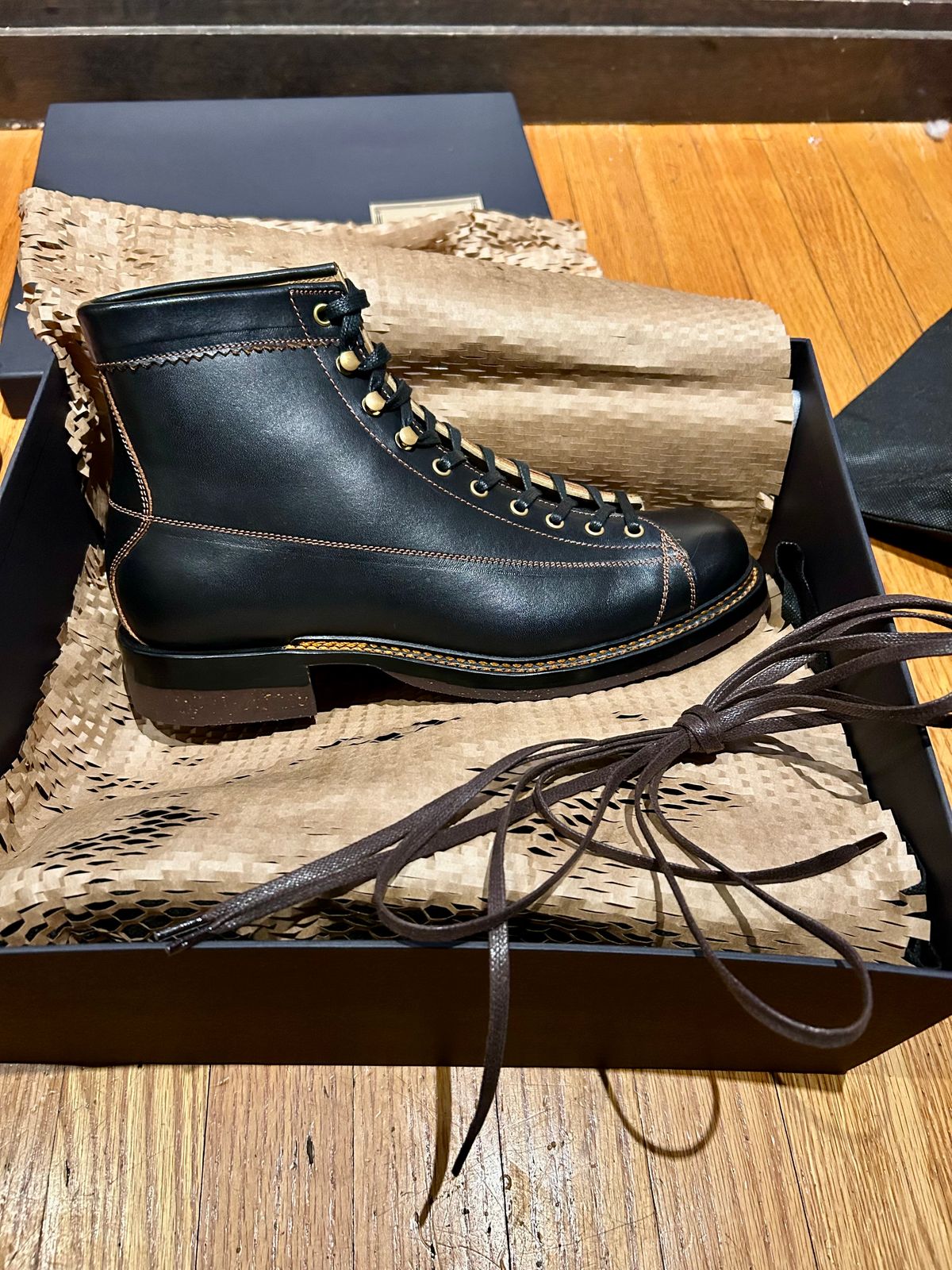 Photo by Vic on December 11, 2025 of the Sagara Cordmaster in Indonesian Black Teacore.