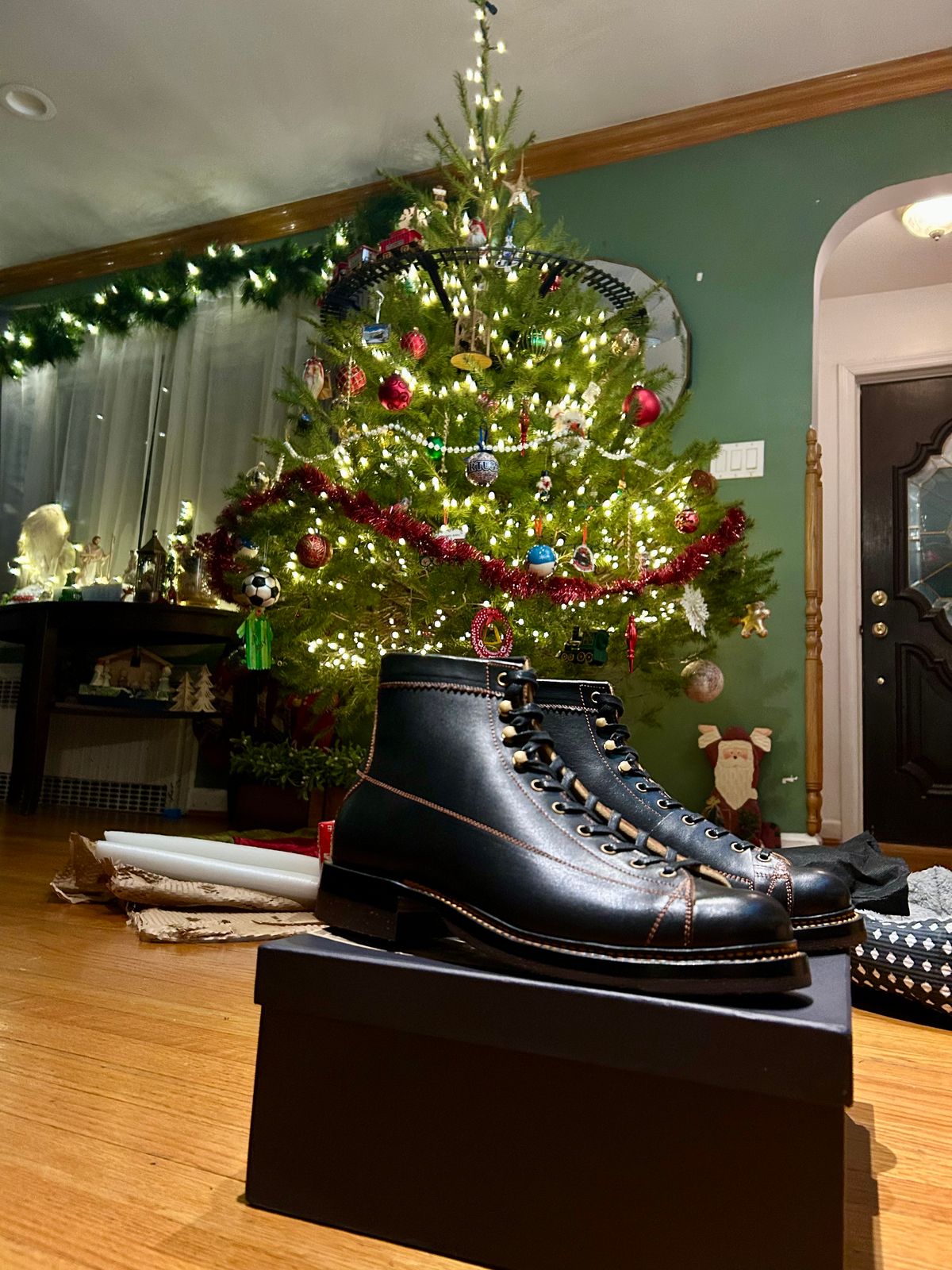 Photo by Vic on December 11, 2025 of the Sagara Cordmaster in Indonesian Black Teacore.