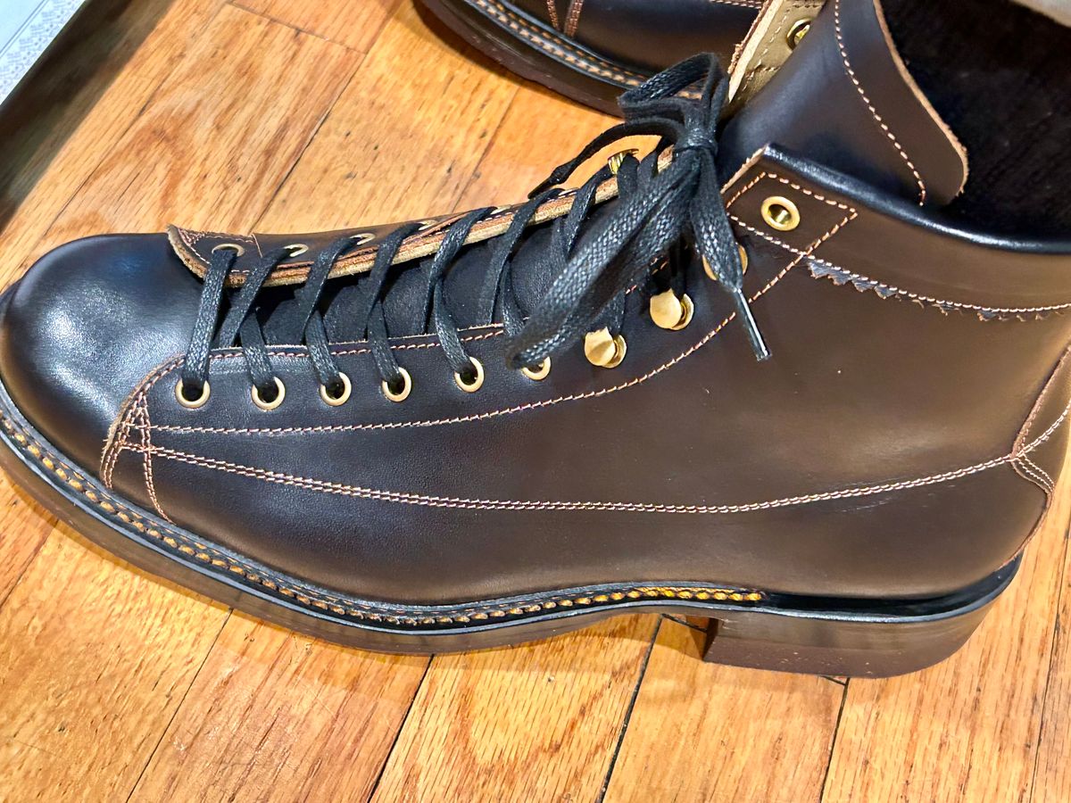 Photo by Vic on December 11, 2025 of the Sagara Cordmaster in Indonesian Black Teacore.