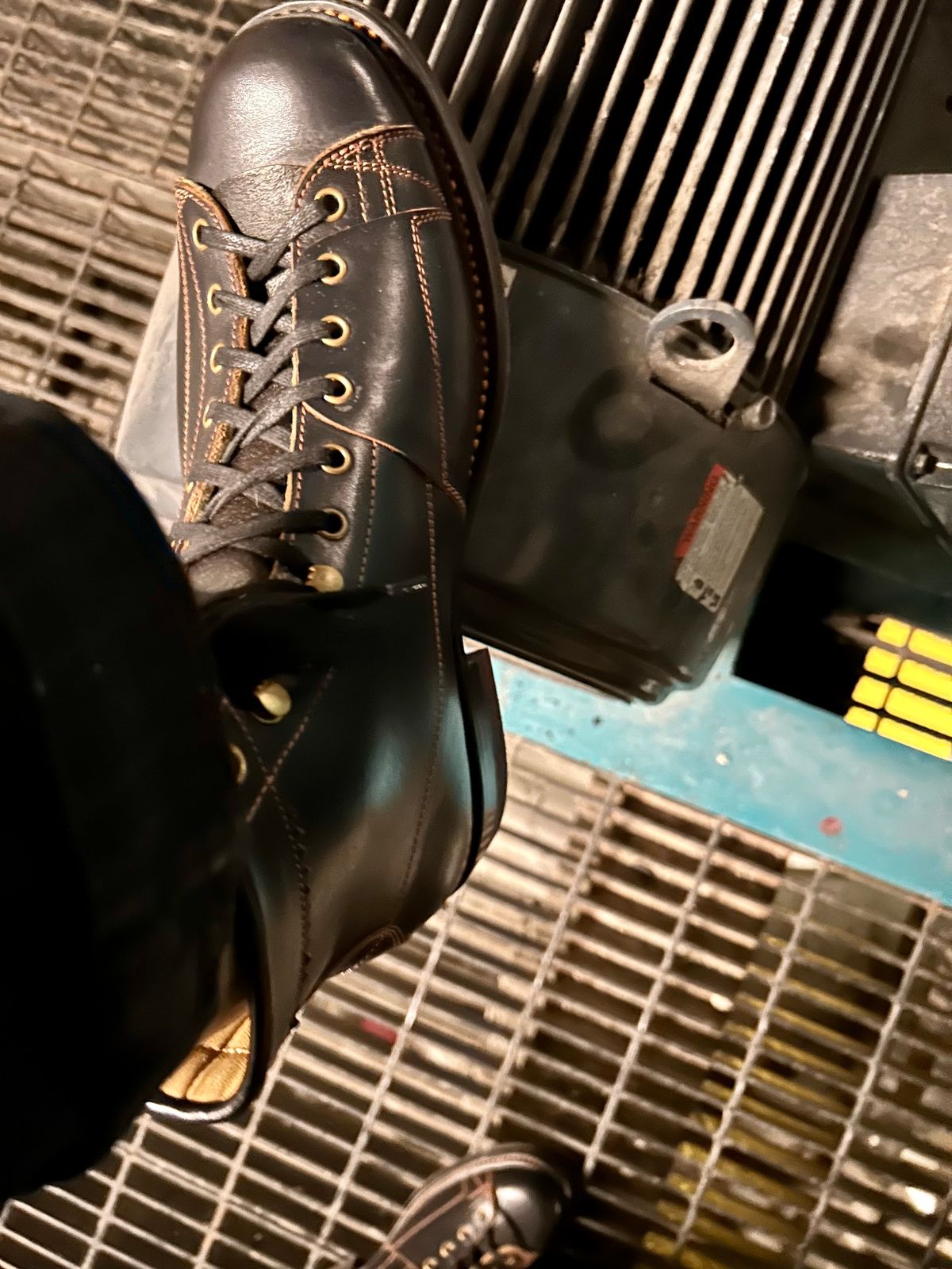 Photo by Vic on December 30, 2025 of the Sagara Cordmaster in Indonesian Black Teacore.