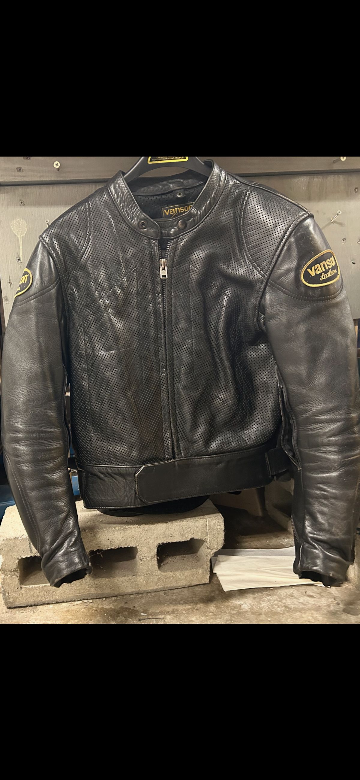 Photo by Vic on October 10, 2025 of the Vanson MK2 ProPerf Csrv Sportrider in Vanson Black Leather.