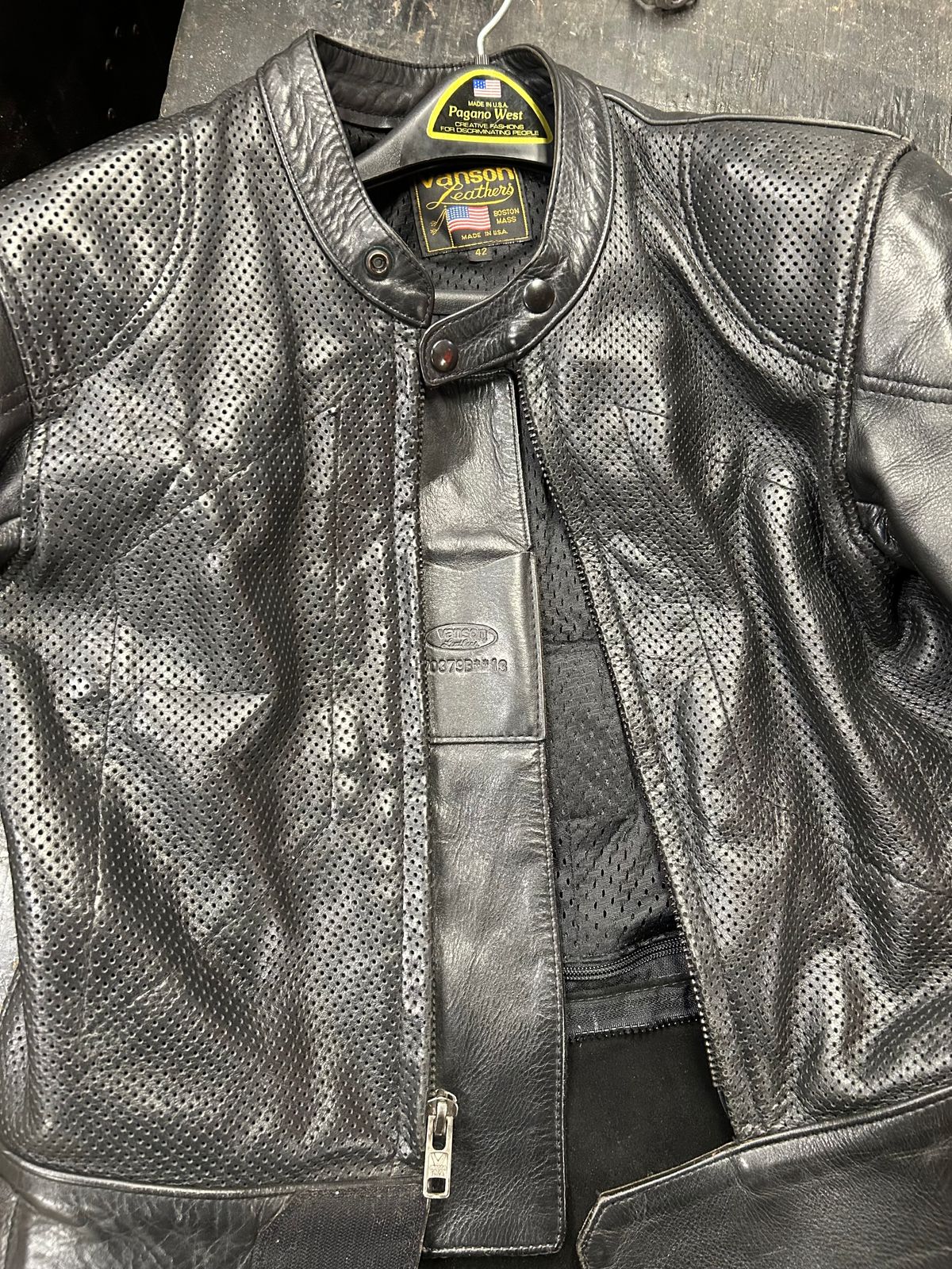 Photo by Vic on October 10, 2025 of the Vanson MK2 ProPerf Csrv Sportrider in Vanson Black Leather.