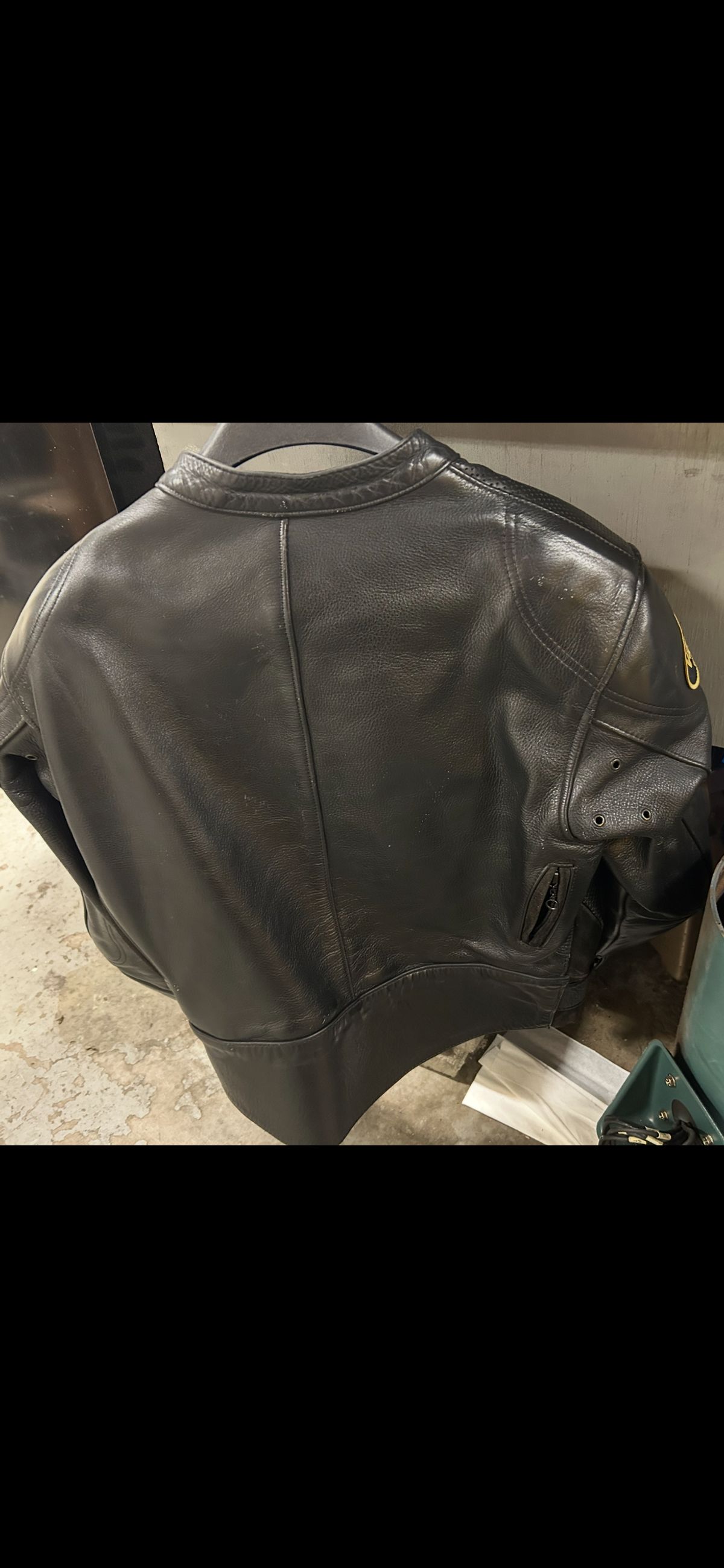 Photo by Vic on October 10, 2025 of the Vanson MK2 ProPerf Csrv Sportrider in Vanson Black Leather.