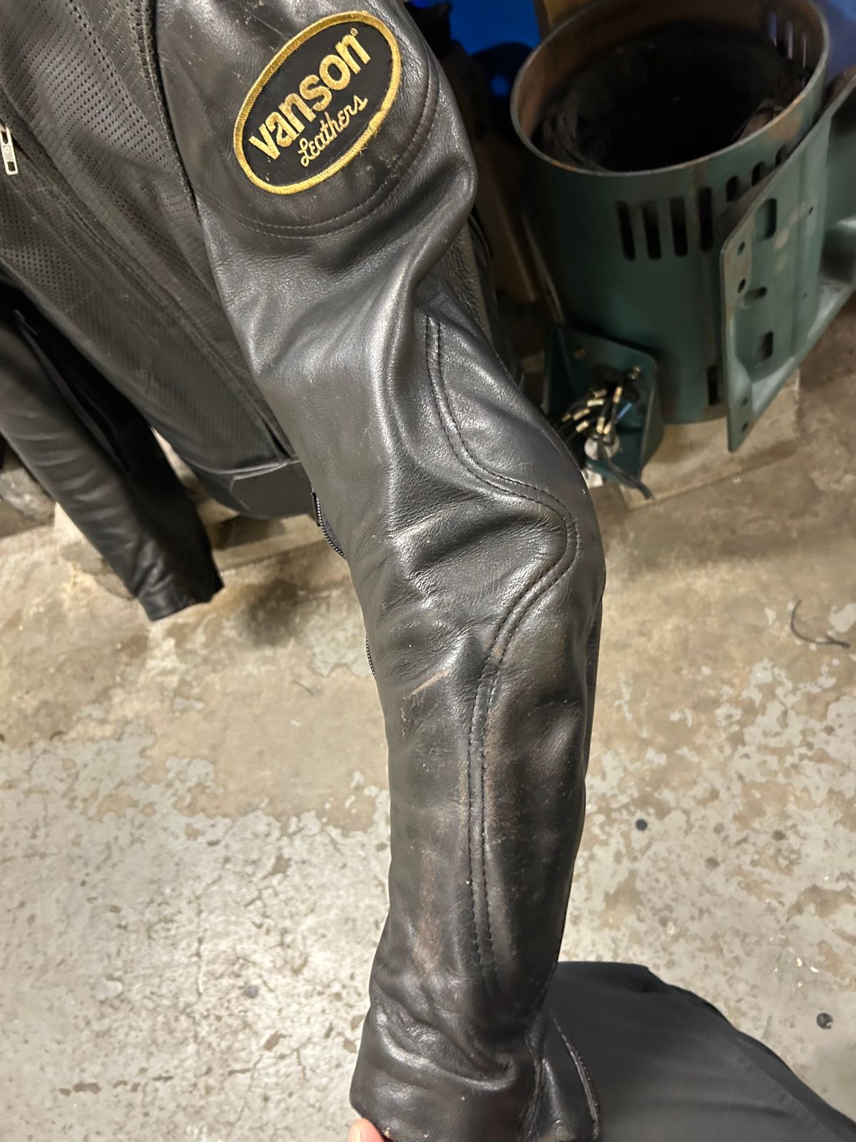 Photo by Vic on October 10, 2025 of the Vanson MK2 ProPerf Csrv Sportrider in Vanson Black Leather.