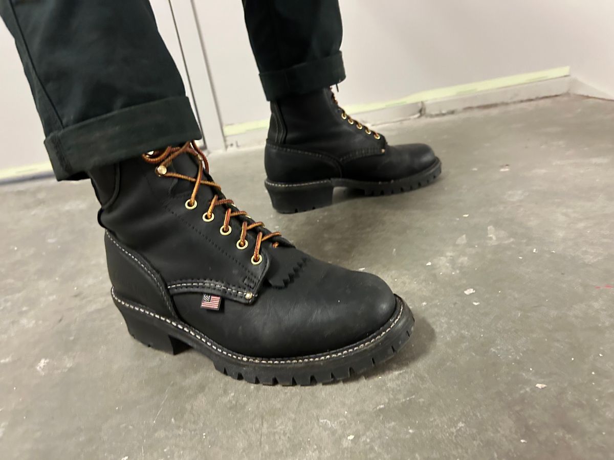 Photo by Vic on December 15, 2025 of the Carolina Logger in Unknown Leather.