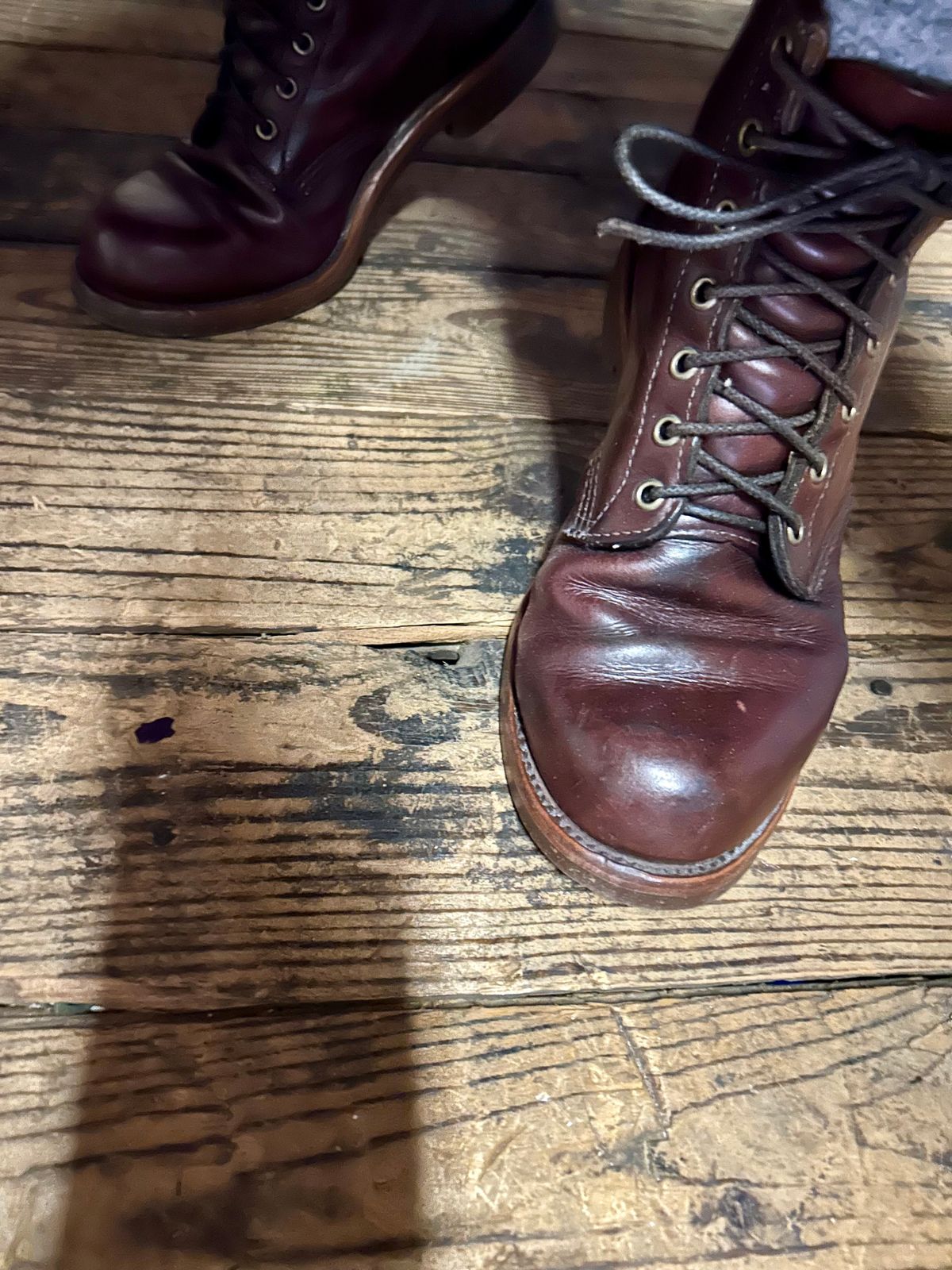 Photo by Vic on November 27, 2025 of the Chippewa Custom Model in Burgundy.