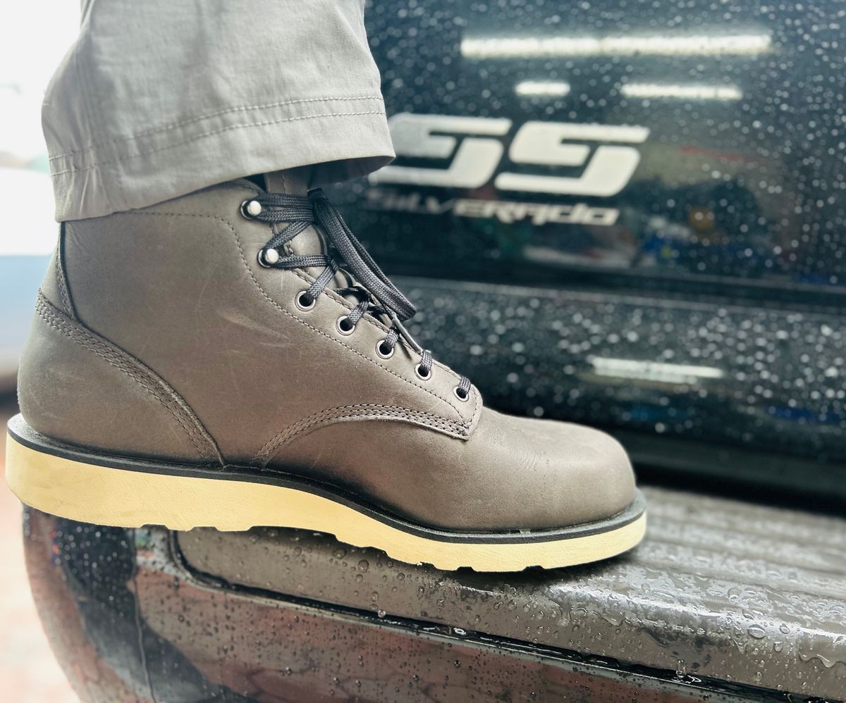 Photo by Vic on May 24, 2026 of the Danner Douglas Charcoal GTX in Black Full Grain.