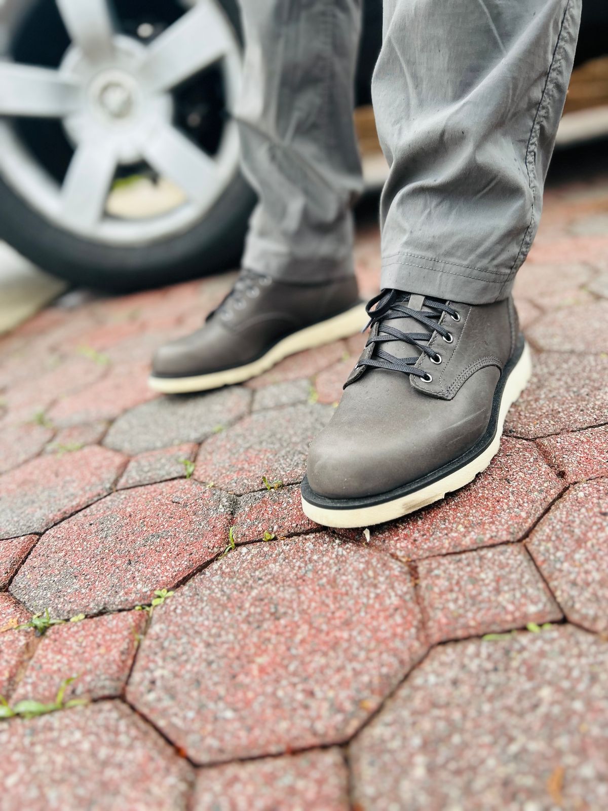 Photo by Vic on May 24, 2026 of the Danner Douglas Charcoal GTX in Black Full Grain.