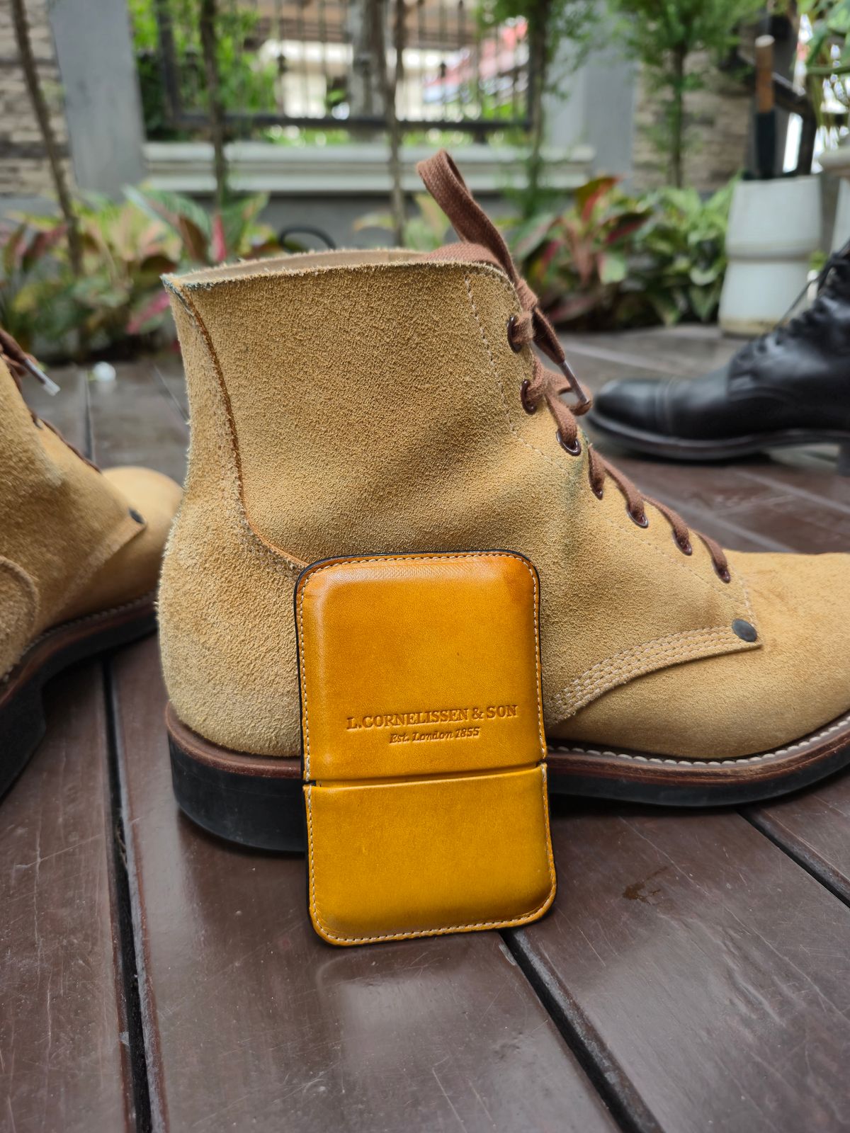 Photo by ice_rockster on December 5, 2025 of the L.Cornelissen & Son Leather Card Holders in Unknown Leather.