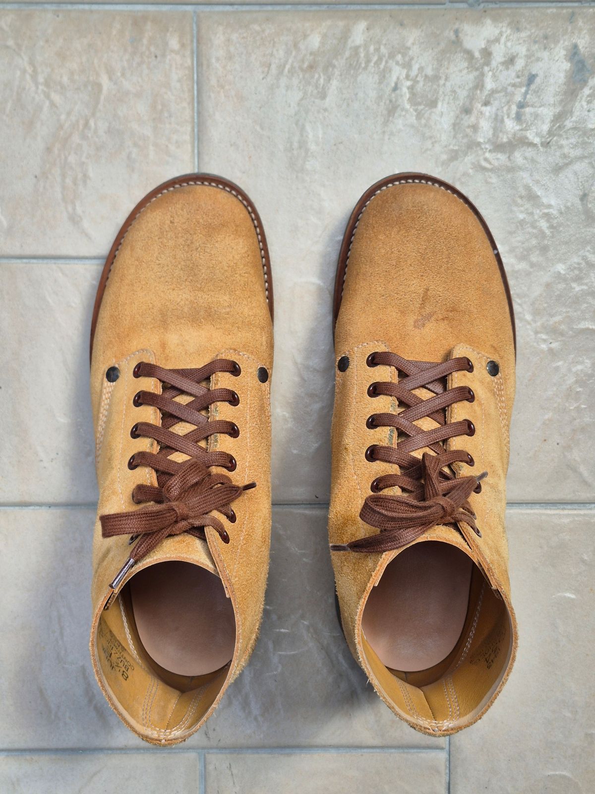 Photo by ice_rockster on November 2, 2025 of the Buzz Rickson M-43 in Buzz Rickson M-43 Wax-treated Roughout Cowhide.