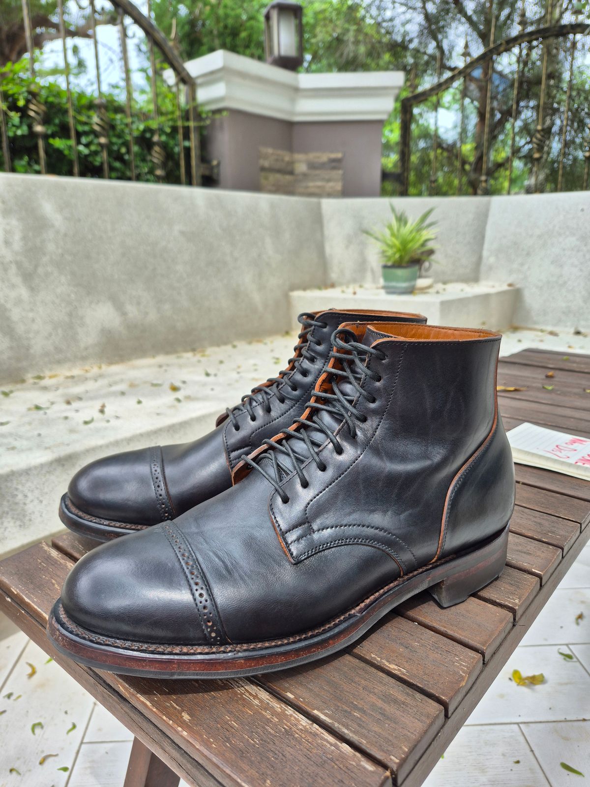 Photo by ice_rockster on October 5, 2025 of the Viberg Service Boot BCT in Maryam Nero Tea Core Vacchetta Lucida.