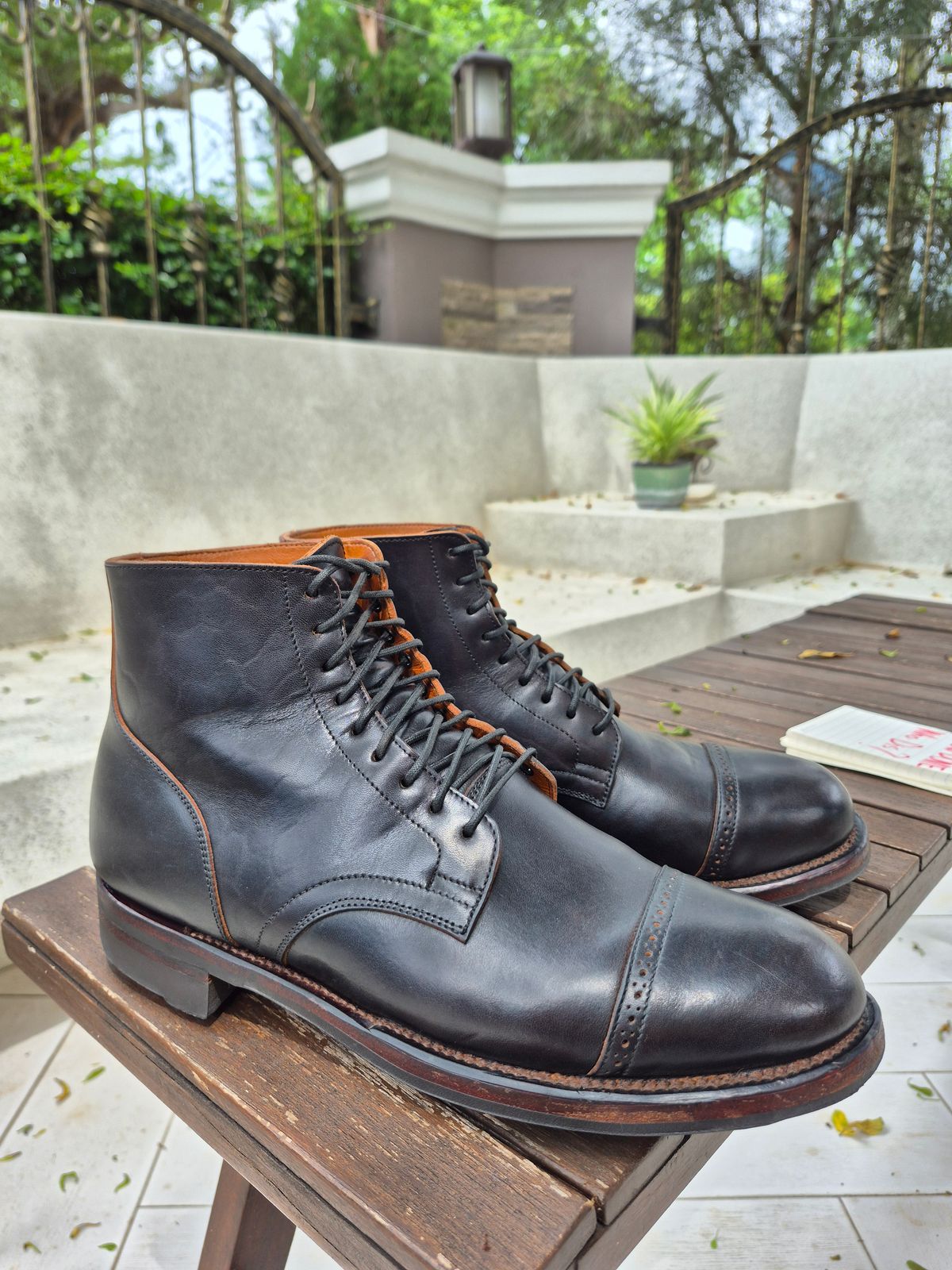 Photo by ice_rockster on October 5, 2025 of the Viberg Service Boot BCT in Maryam Nero Tea Core Vacchetta Lucida.