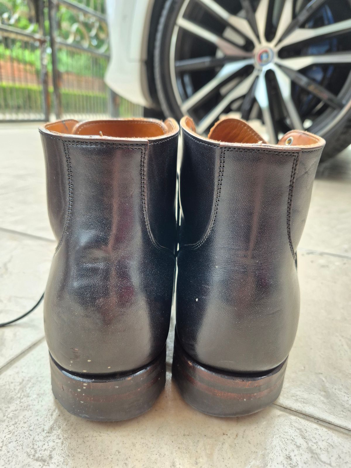 Photo by ice_rockster on November 6, 2025 of the Viberg Service Boot BCT in Maryam Nero Tea Core Vacchetta Lucida.