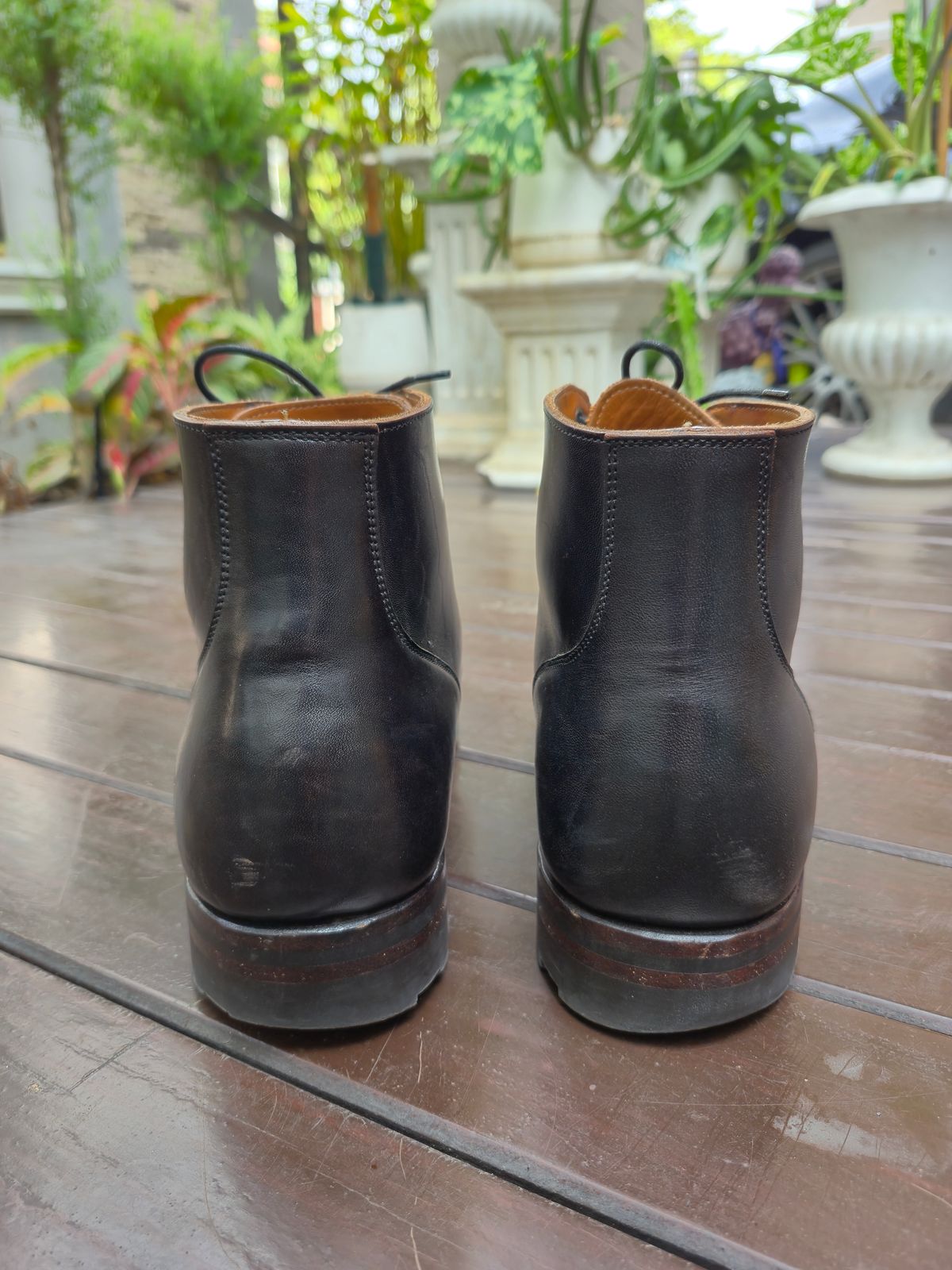 Photo by ice_rockster on December 5, 2025 of the Viberg Service Boot BCT in Maryam Nero Tea Core Vacchetta Lucida.