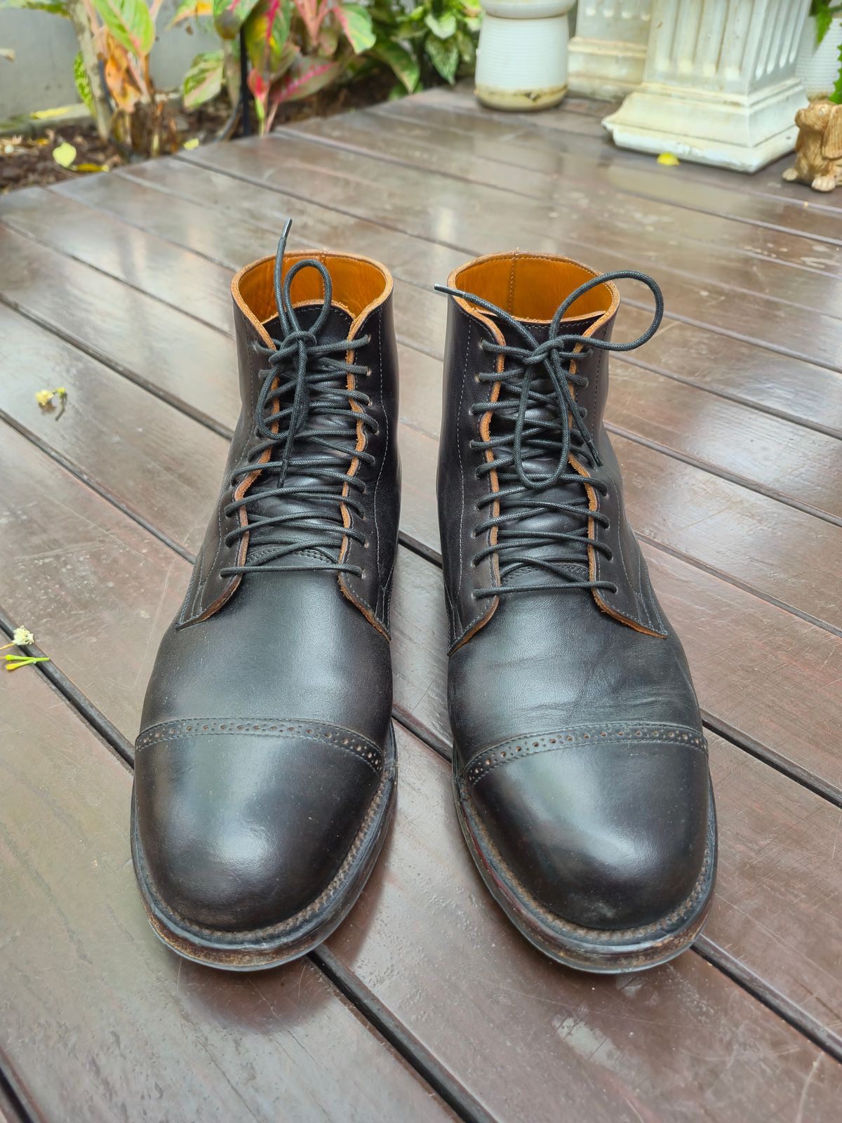 Photo by ice_rockster on December 5, 2025 of the Viberg Service Boot BCT in Maryam Nero Tea Core Vacchetta Lucida.