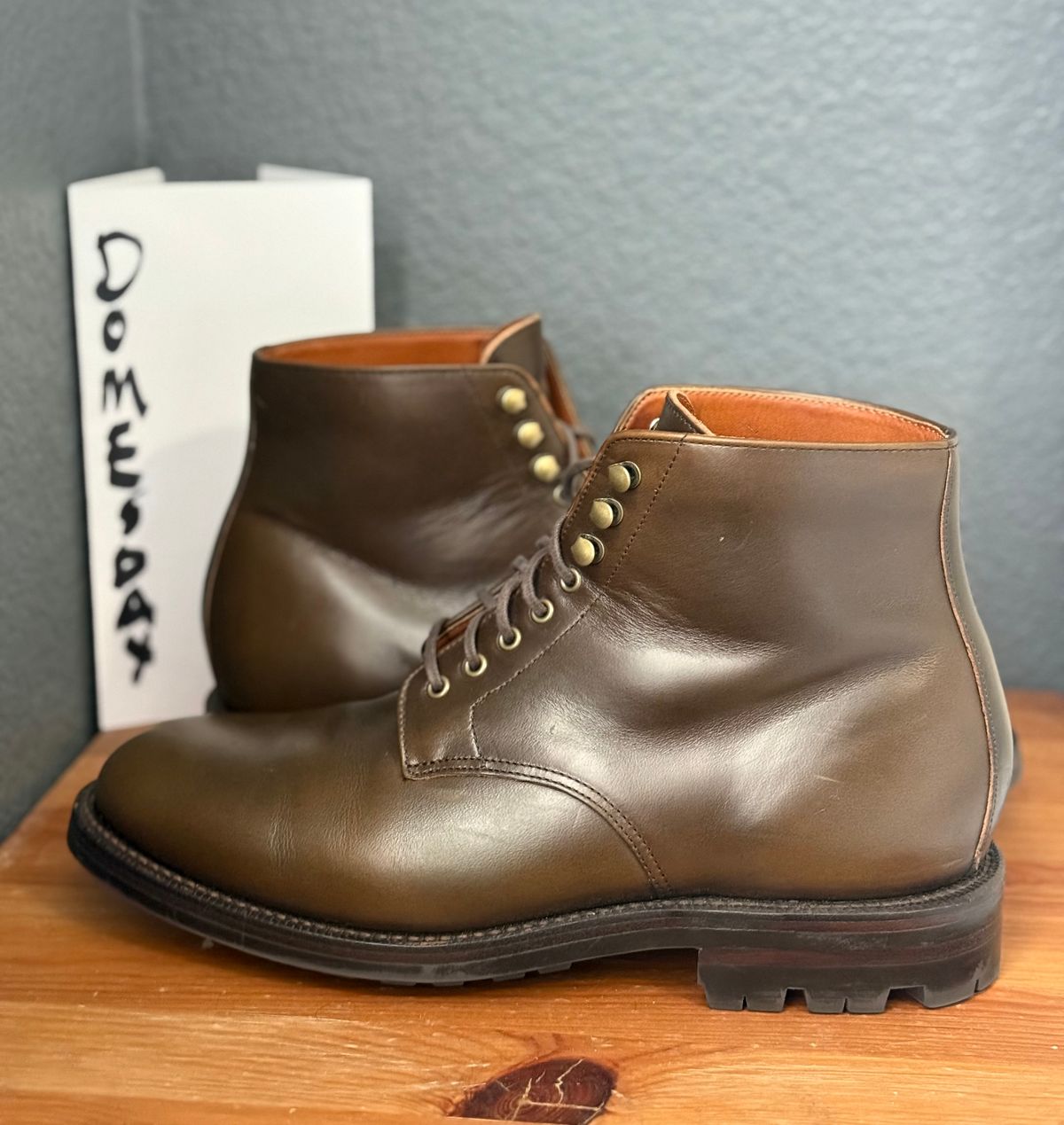 Photo by sierraStyled on November 2, 2024 of the Grant Stone Edward Boot in Horween Dark Olive Chromexcel.