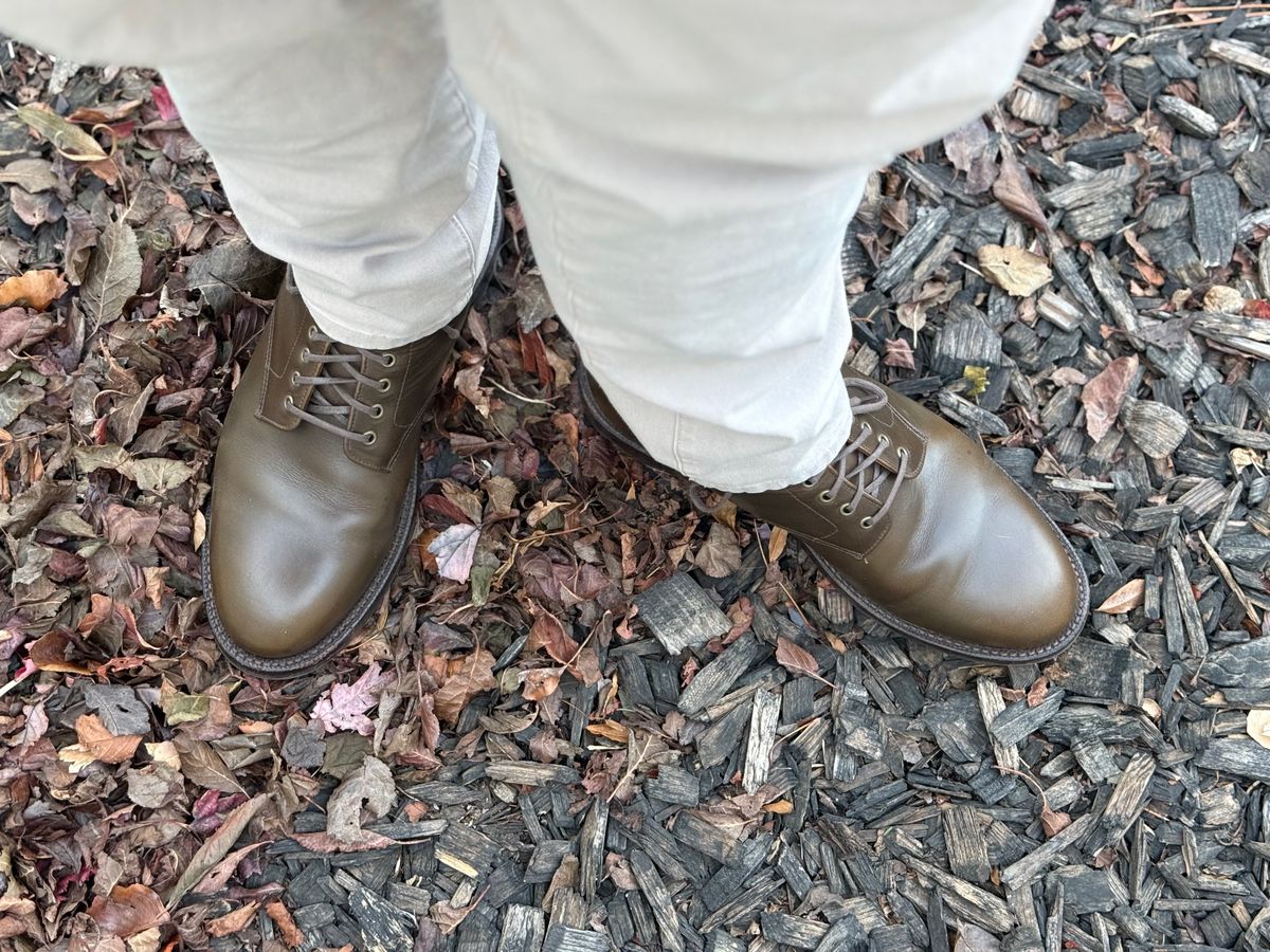 Photo by sierraStyled on December 3, 2024 of the Grant Stone Edward Boot in Horween Dark Olive Chromexcel.