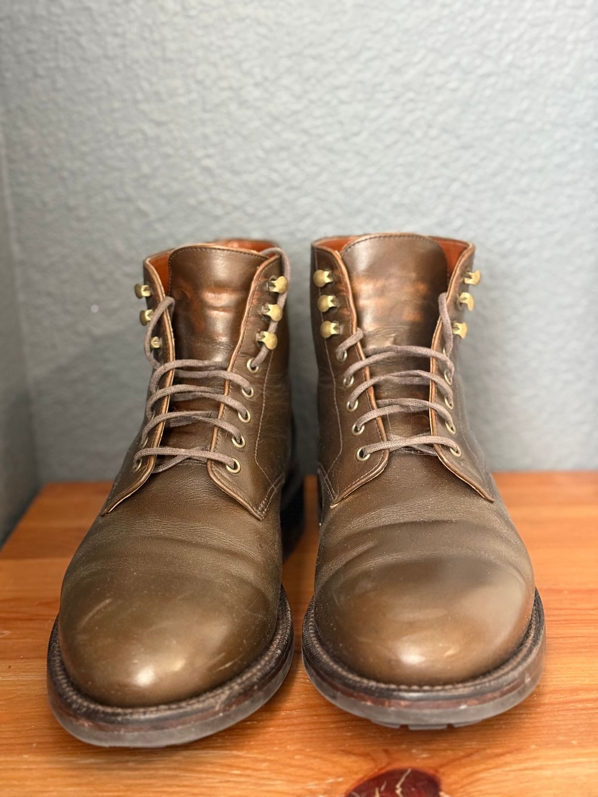 Photo by sierraStyled on March 4, 2025 of the Grant Stone Edward Boot in Horween Dark Olive Chromexcel.