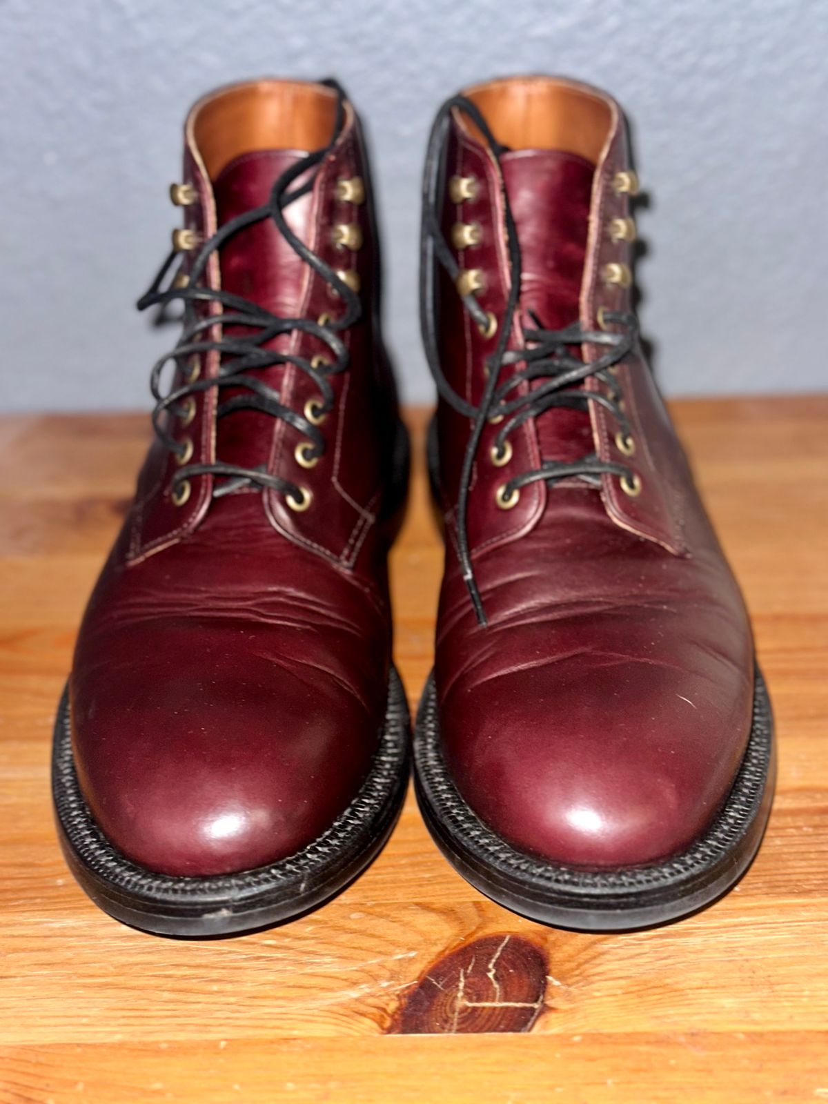 Photo by sierraStyled on July 15, 2024 of the Grant Stone Edward Boot in Horween Color 8 Chromexcel.