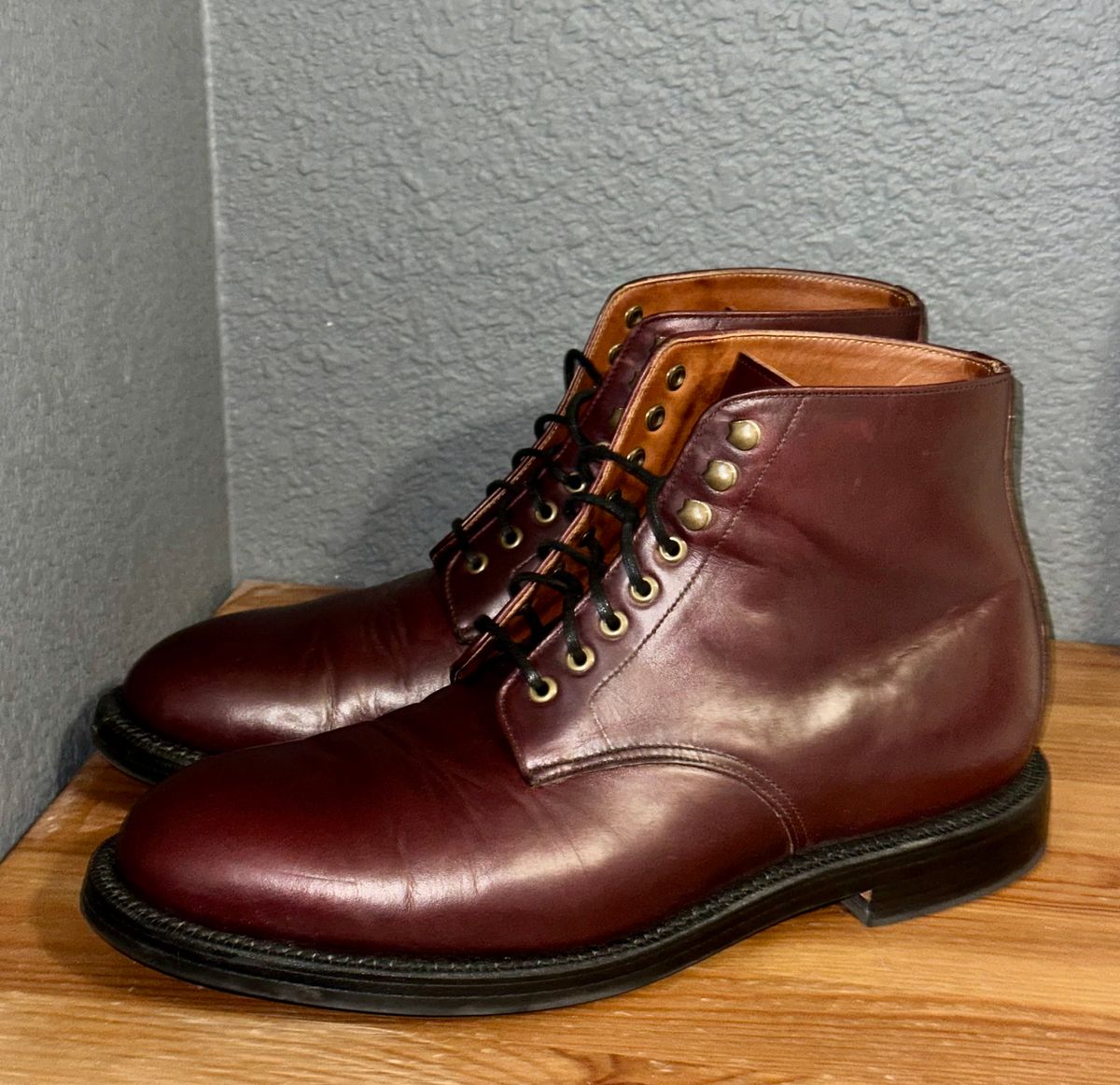 Photo by sierraStyled on September 18, 2024 of the Grant Stone Edward Boot in Horween Color 8 Chromexcel.