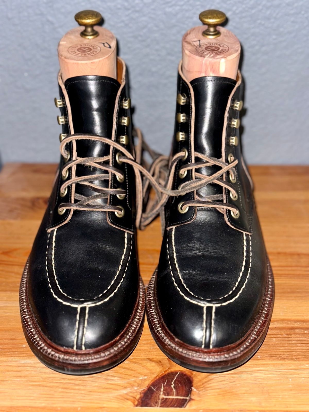 Photo by sierraStyled on July 15, 2024 of the Grant Stone Ottawa Boot in Horween Black Chromexcel.