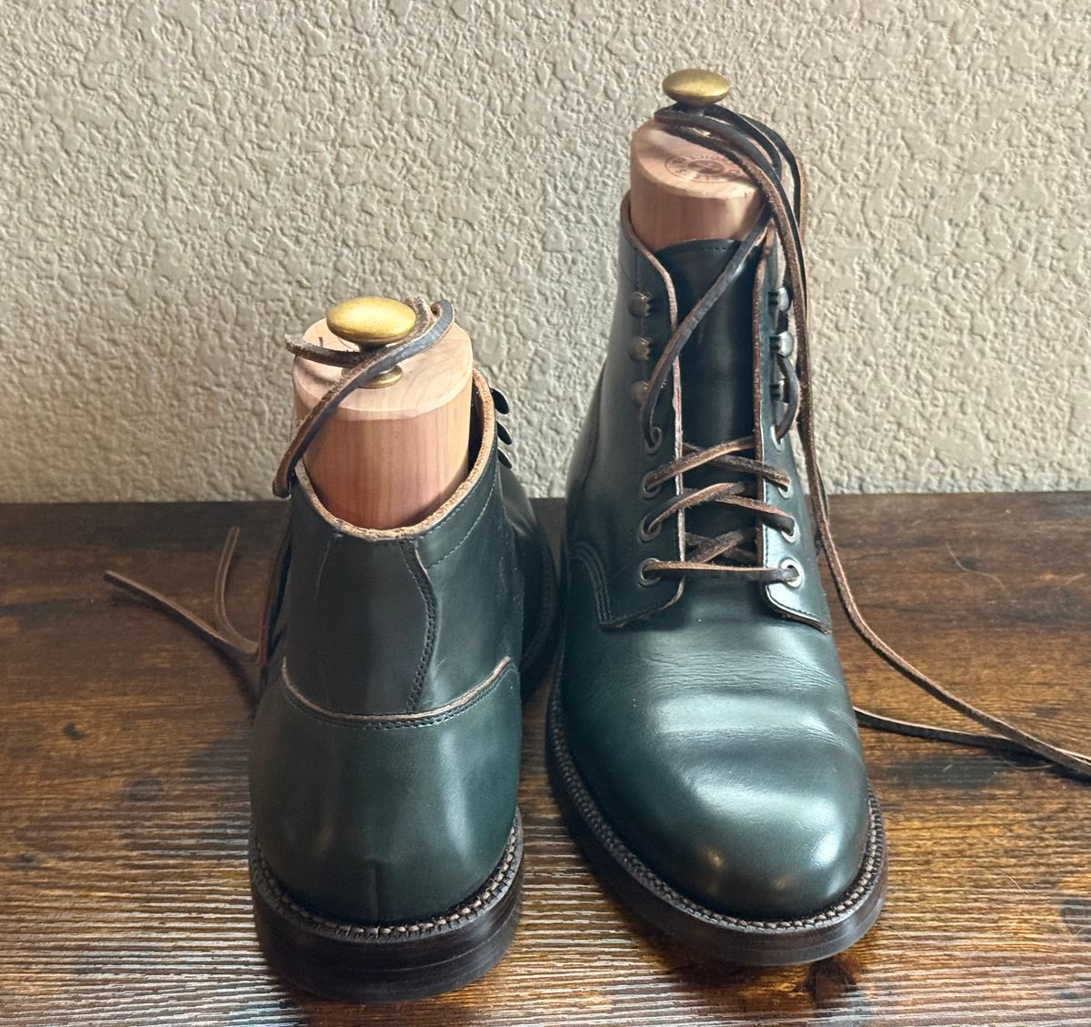 Photo by sierraStyled on November 14, 2025 of the Grant Stone Diesel Boot in Horween Navy Chromexcel.