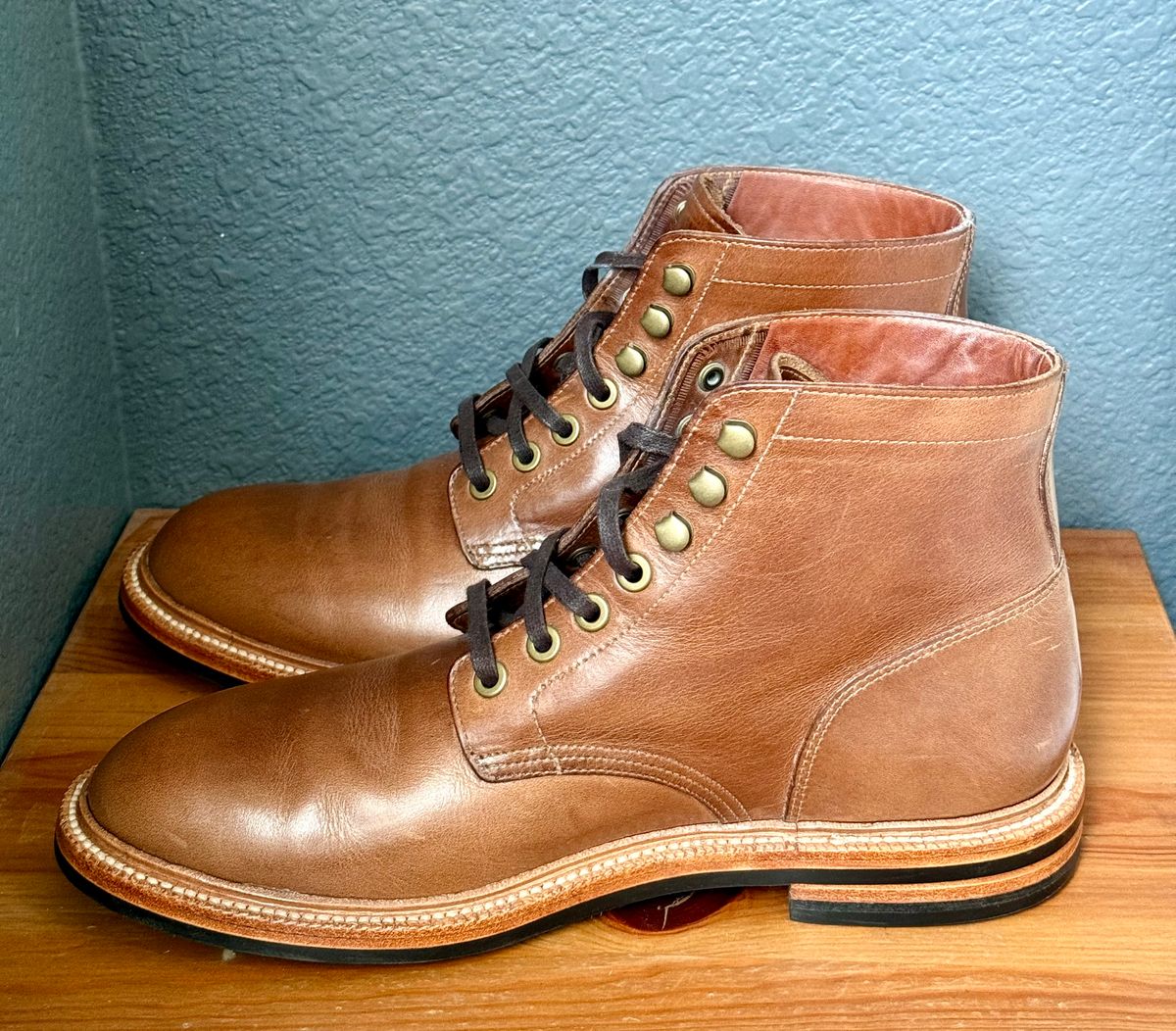 Photo by sierraStyled on October 3, 2024 of the Grant Stone Diesel Boot in Horween Dune Chromexcel.