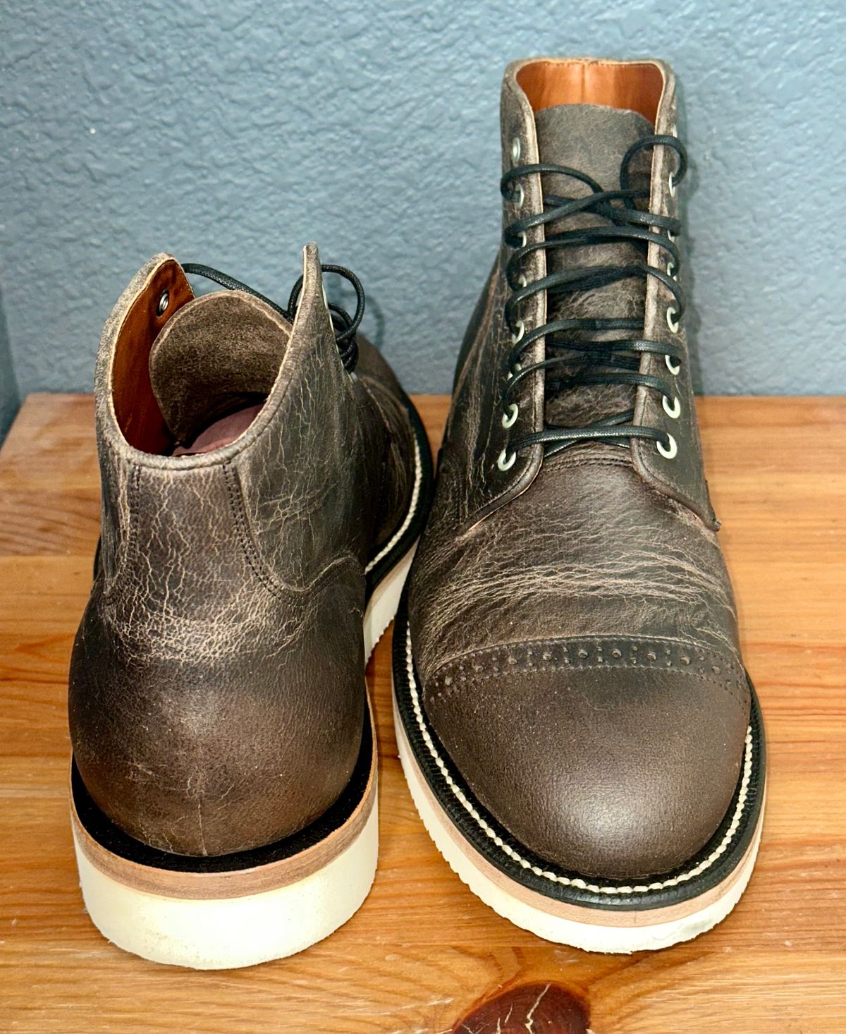 Photo by sierraStyled on August 22, 2024 of the Grant Stone Garrison Boot in Gallun Teton Waxy Stag.