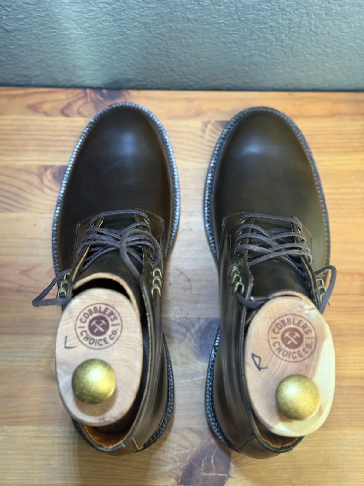 Photo by sierraStyled on May 7, 2025 of the Grant Stone Edward Boot in Horween Maduro Shell Cordovan.