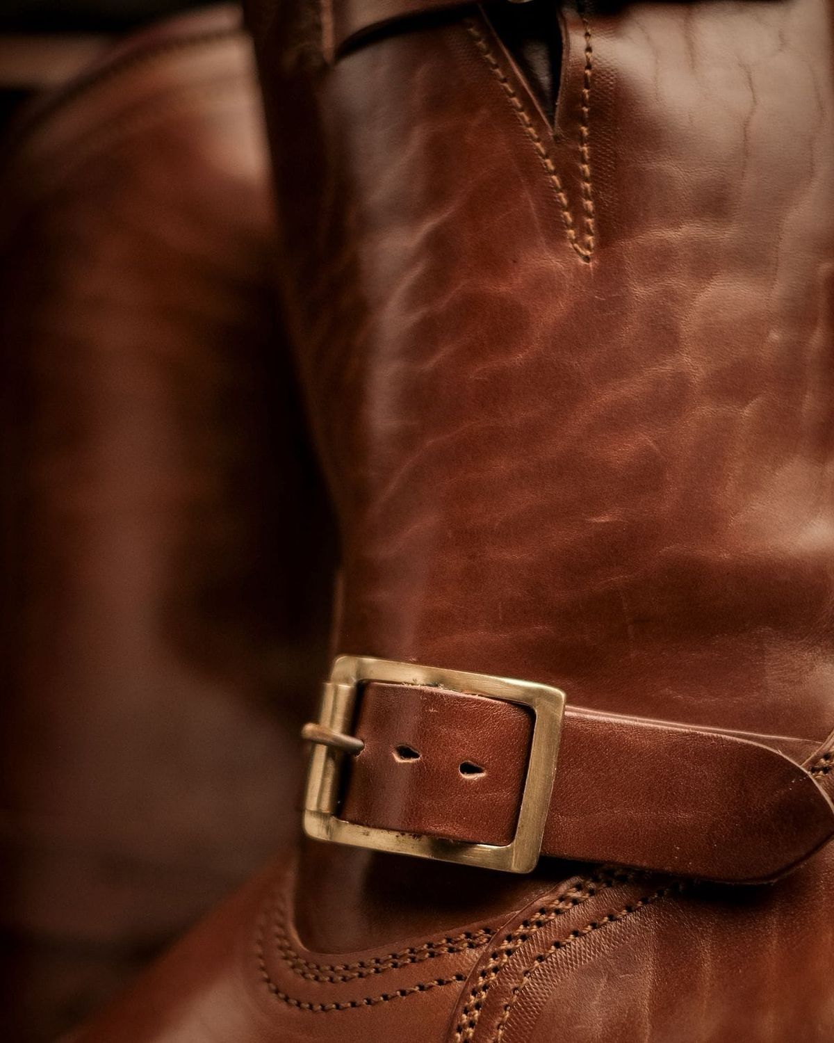 Photo by bangbenana on September 30, 2025 of the Briselblack The keeper ‘Type 3’ Engineer Boots in Maryam Toscanello TPR Horsebutt.