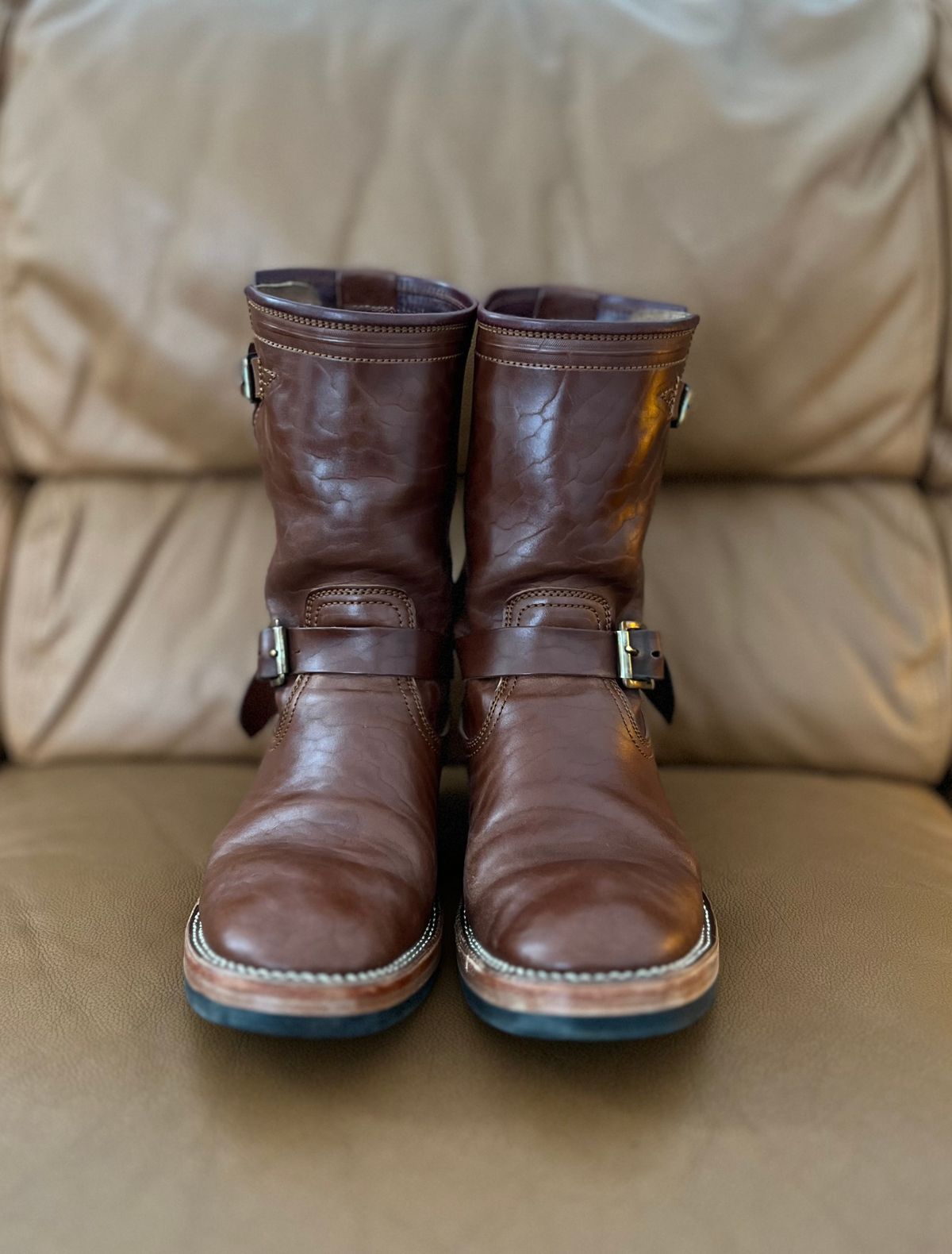 Photo by bangbenana on November 4, 2025 of the Briselblack The keeper ‘Type 3’ Engineer Boots in Maryam Toscanello TPR Horsebutt.