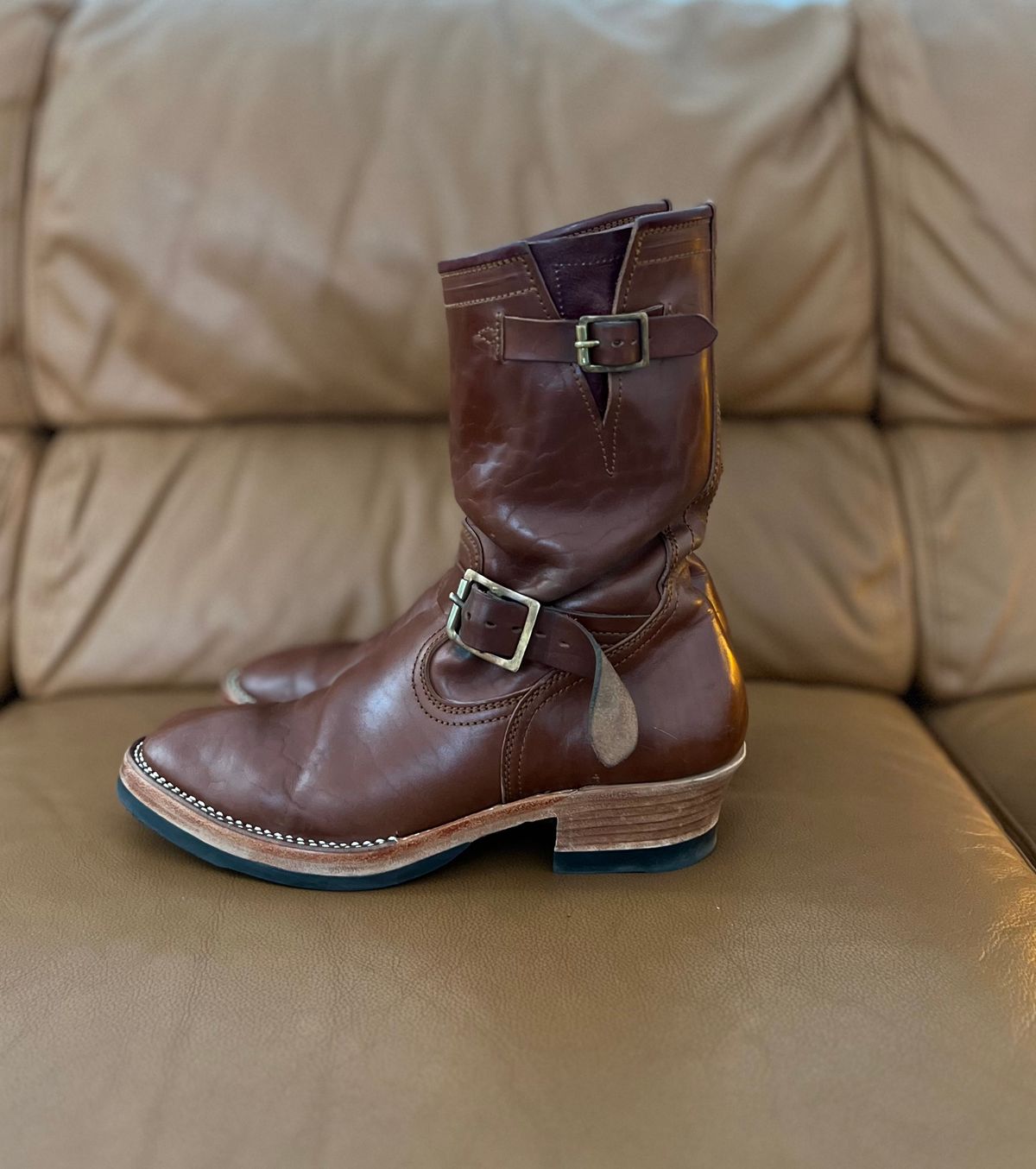 Photo by bangbenana on November 4, 2025 of the Briselblack The keeper ‘Type 3’ Engineer Boots in Maryam Toscanello TPR Horsebutt.