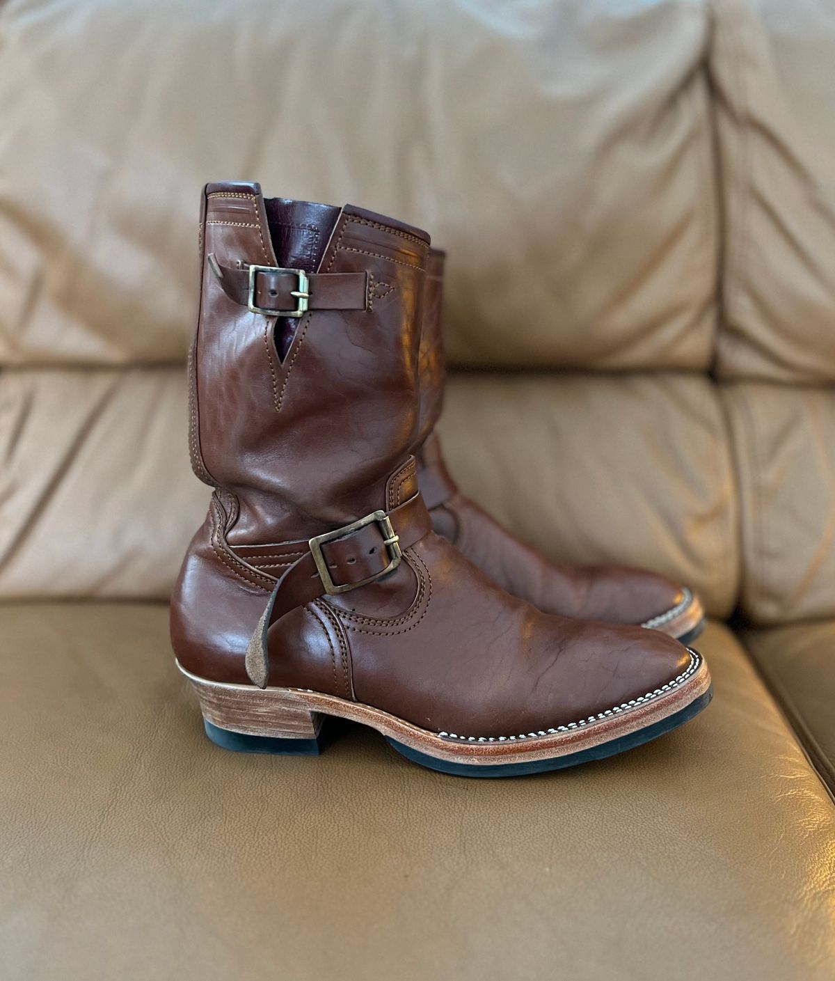 Photo by bangbenana on November 4, 2025 of the Briselblack The keeper ‘Type 3’ Engineer Boots in Maryam Toscanello TPR Horsebutt.