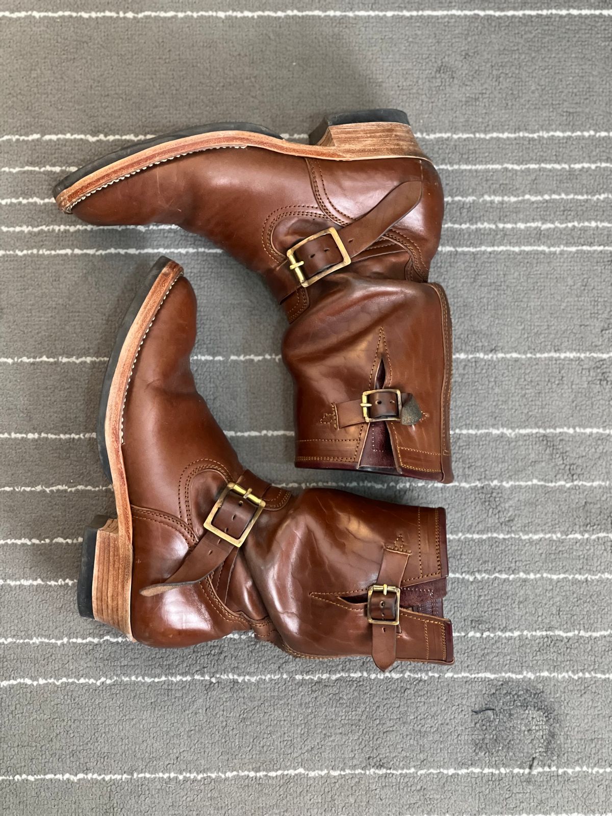 Photo by bangbenana on December 4, 2025 of the Briselblack The keeper ‘Type 3’ Engineer Boots in Maryam Toscanello TPR Horsebutt.